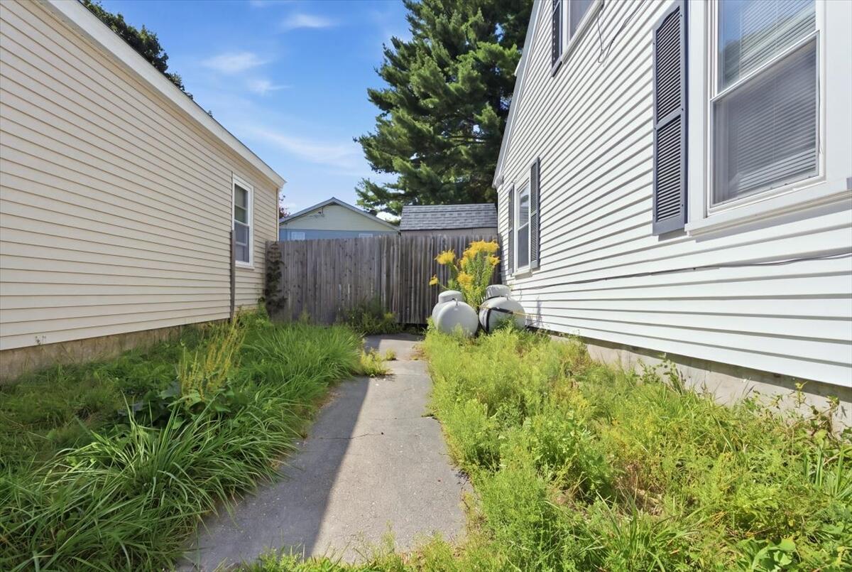 main property photo 45