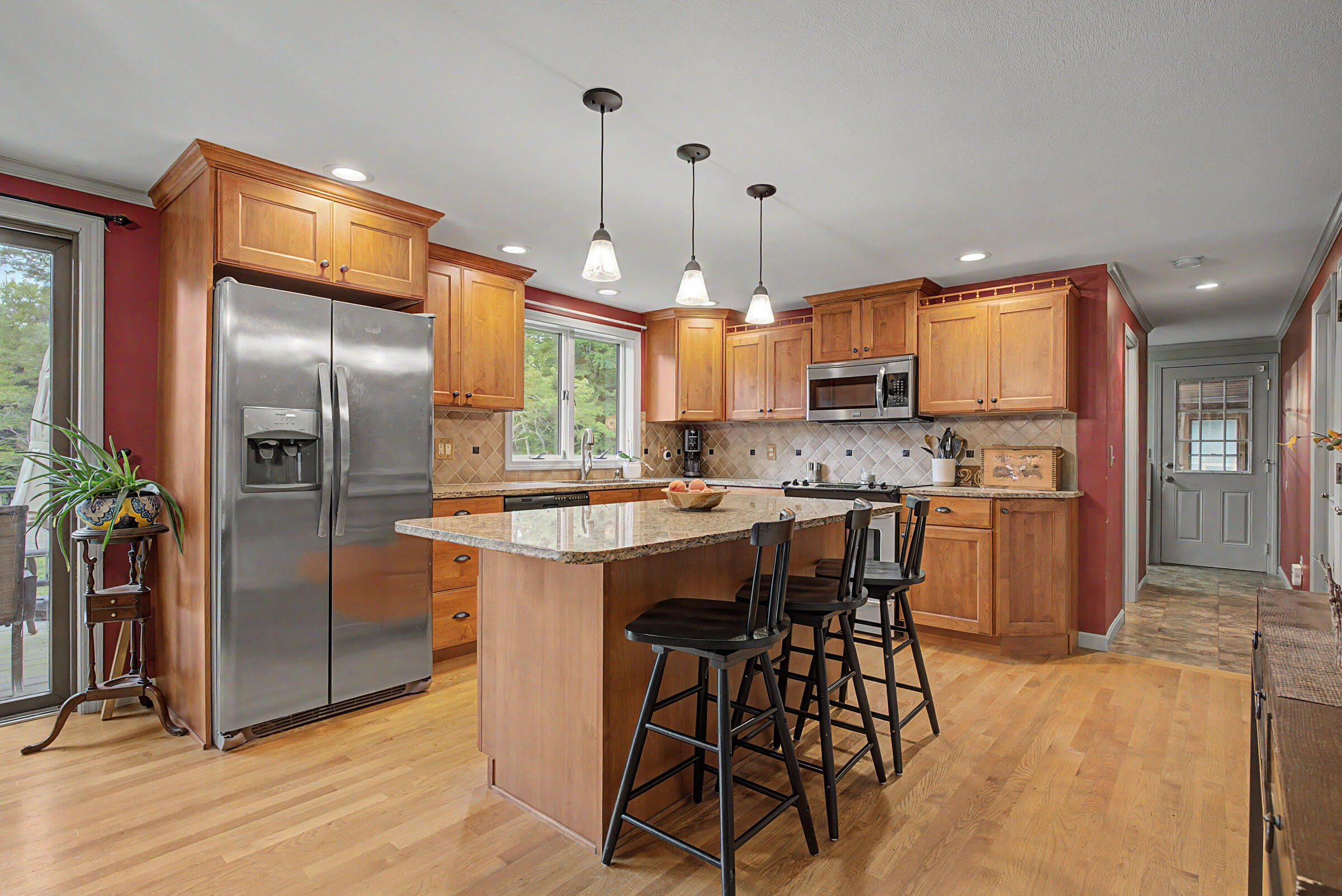 main property photo 30