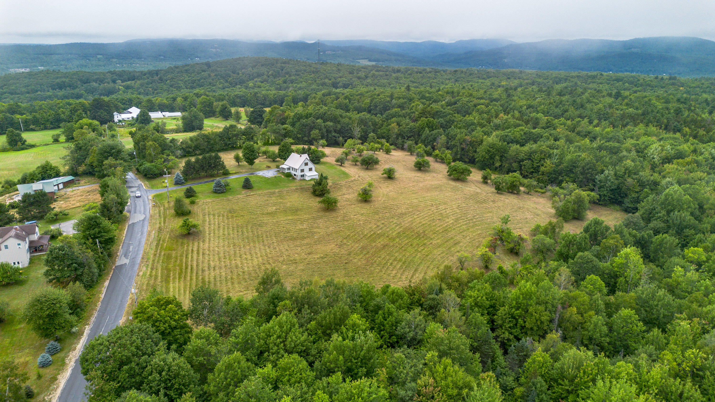 main property photo 50