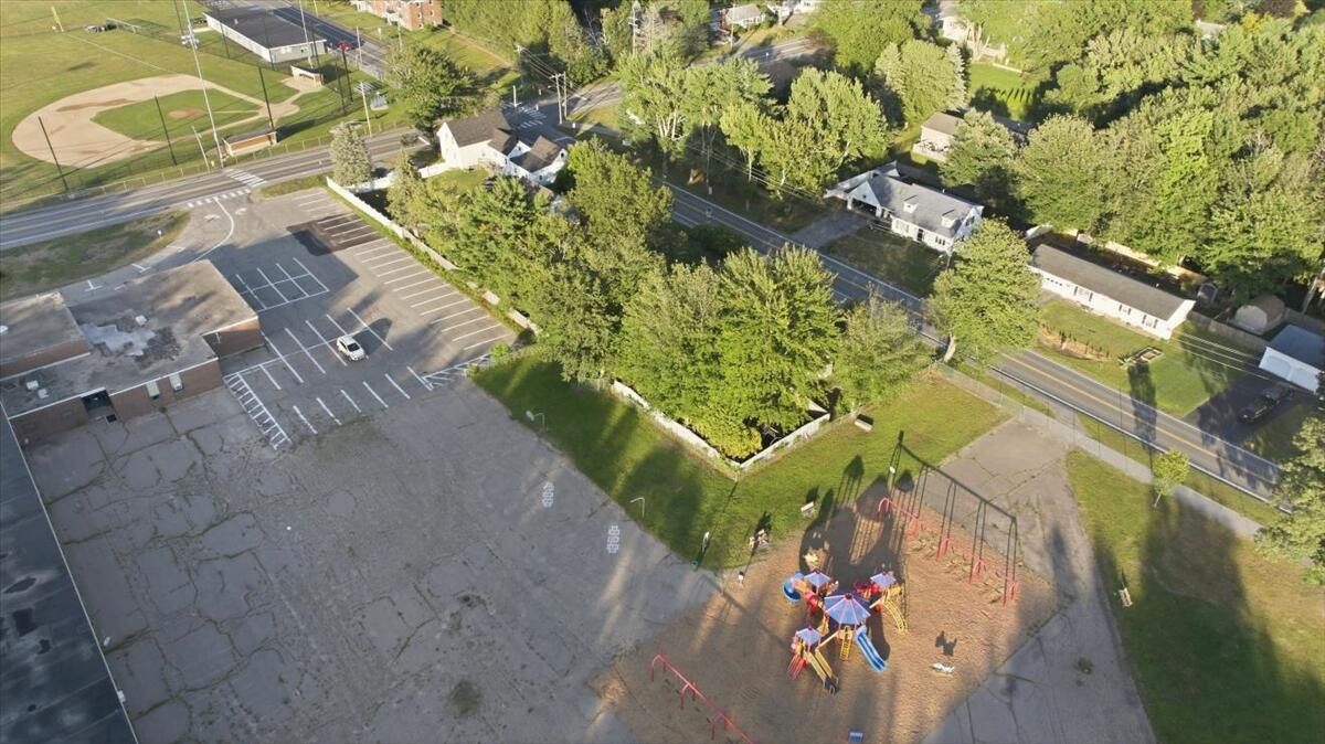 main property photo 51