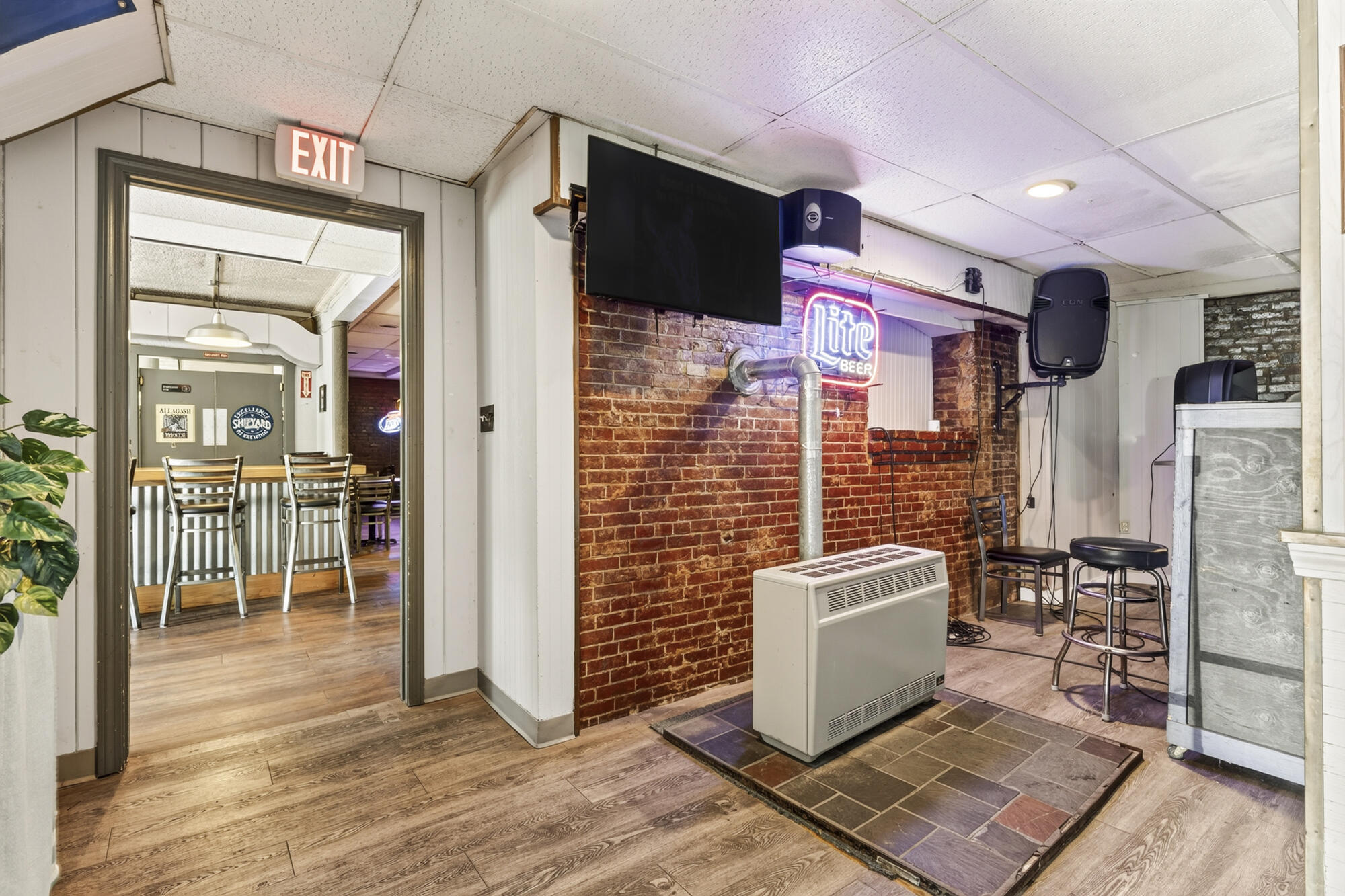 main property photo 29