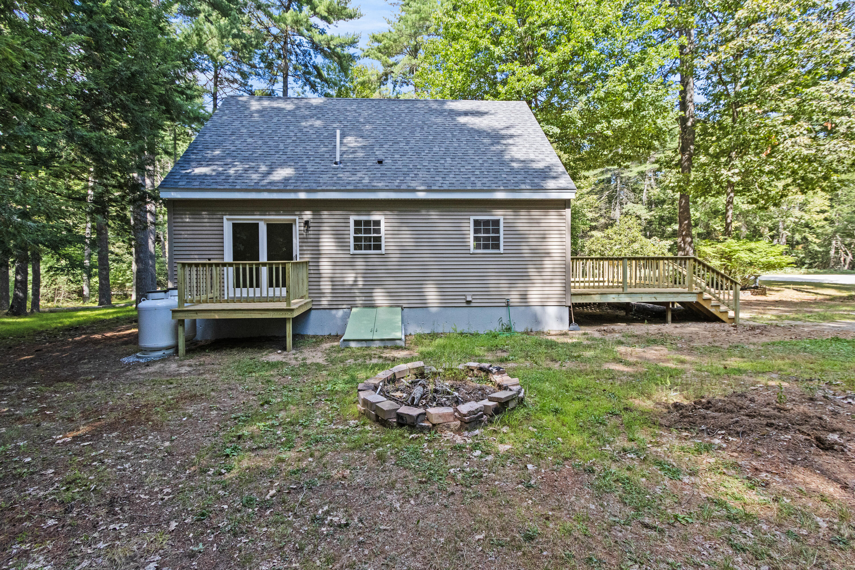 main property photo 41
