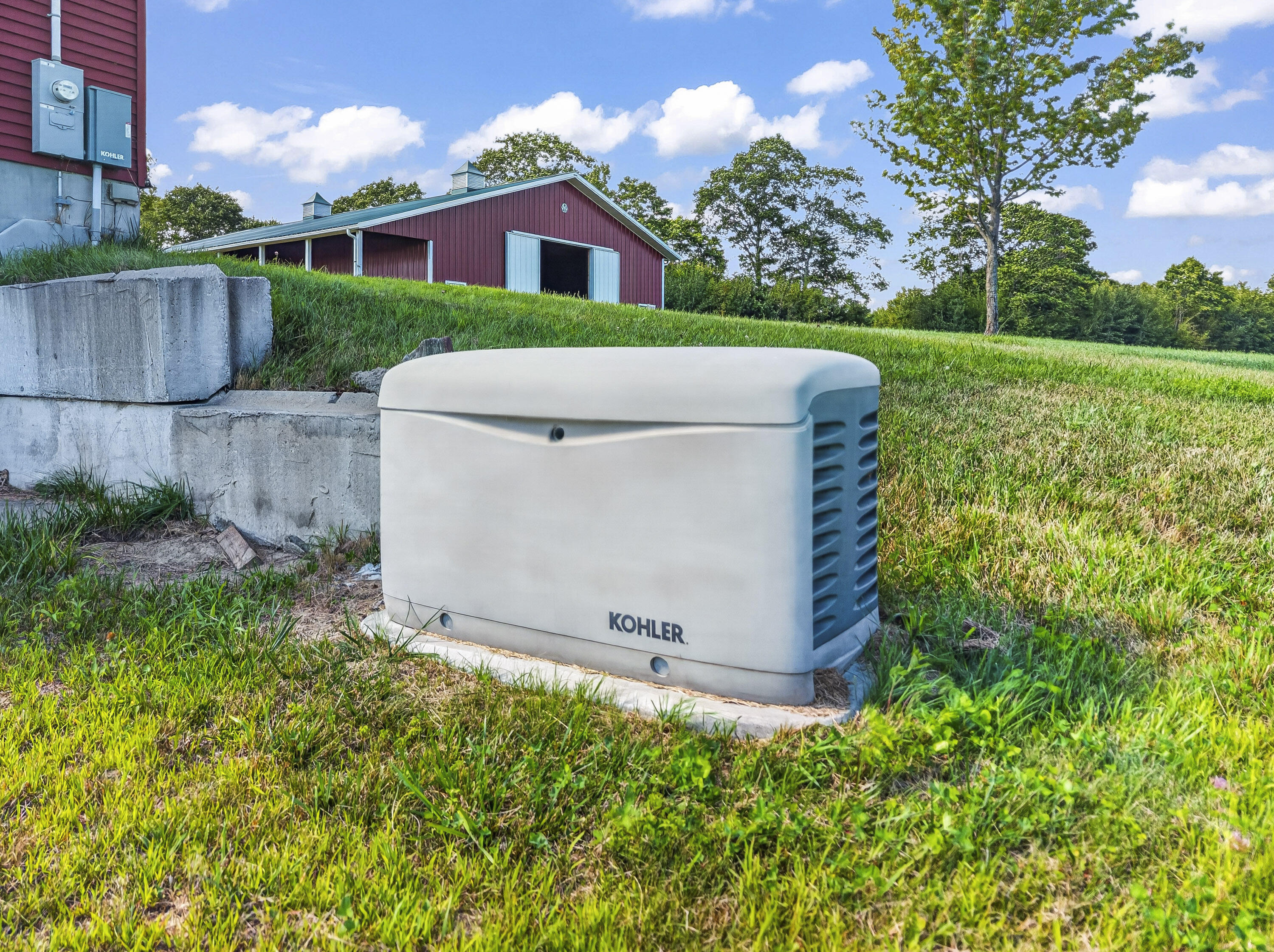 main property photo 41