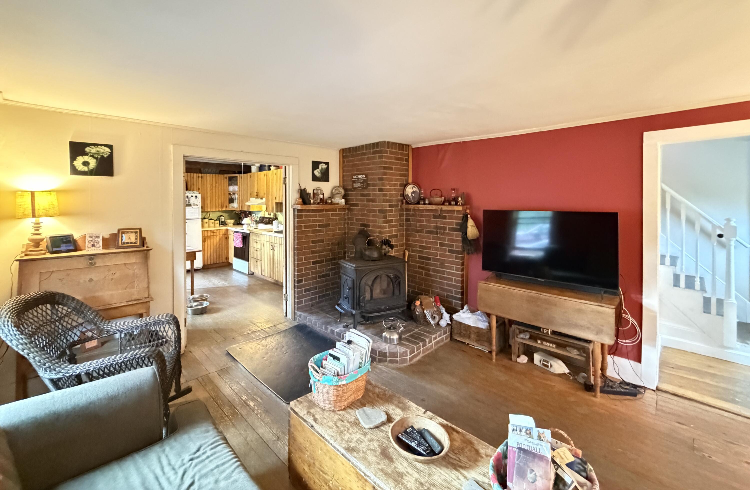 main property photo 11