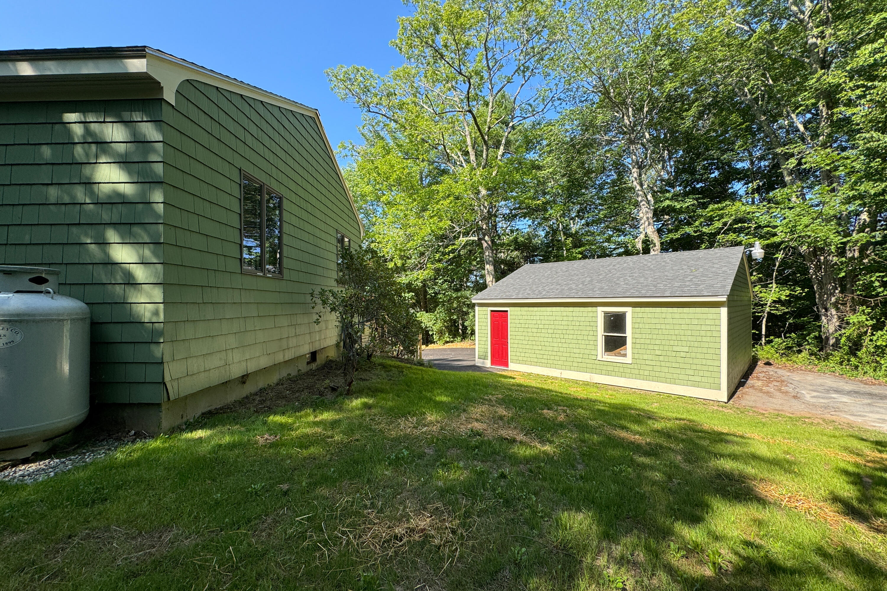 main property photo 45
