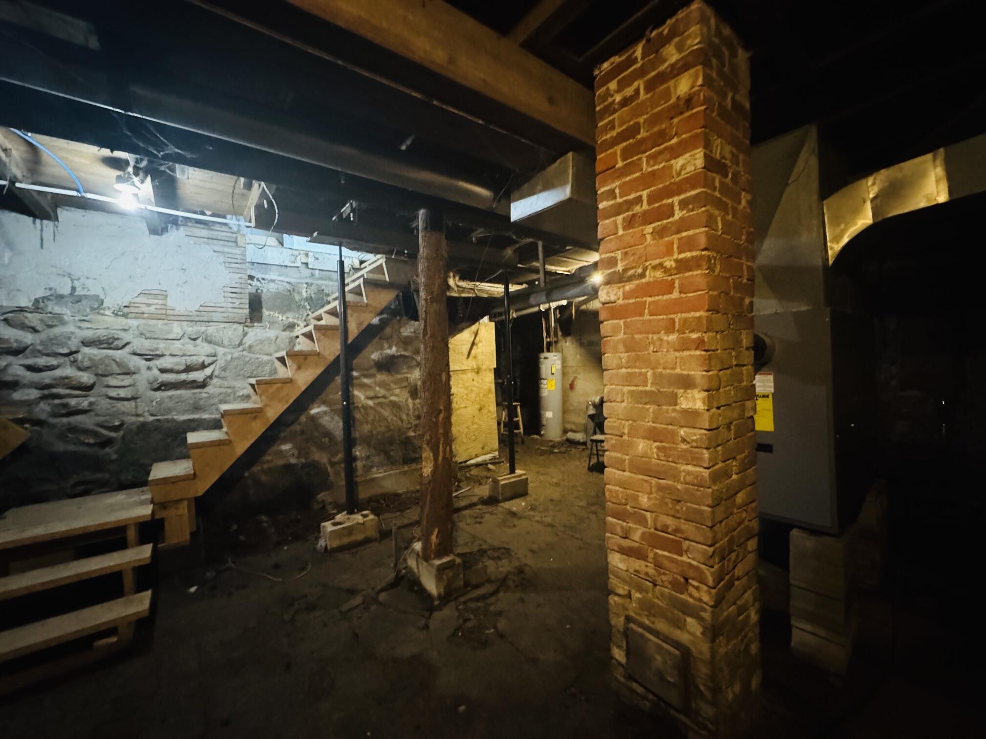 main property photo 35