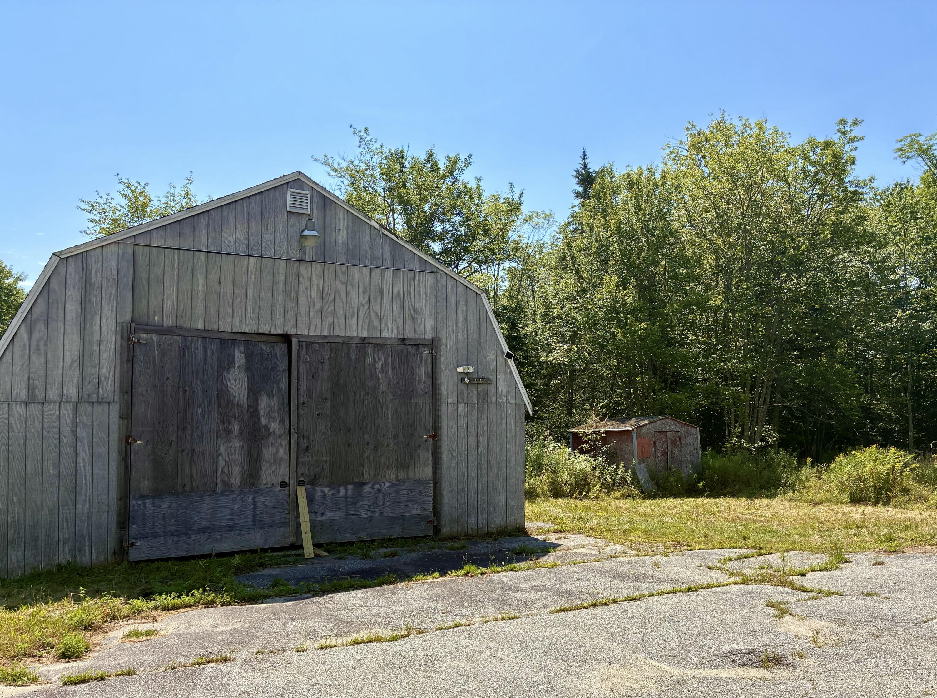 main property photo 14