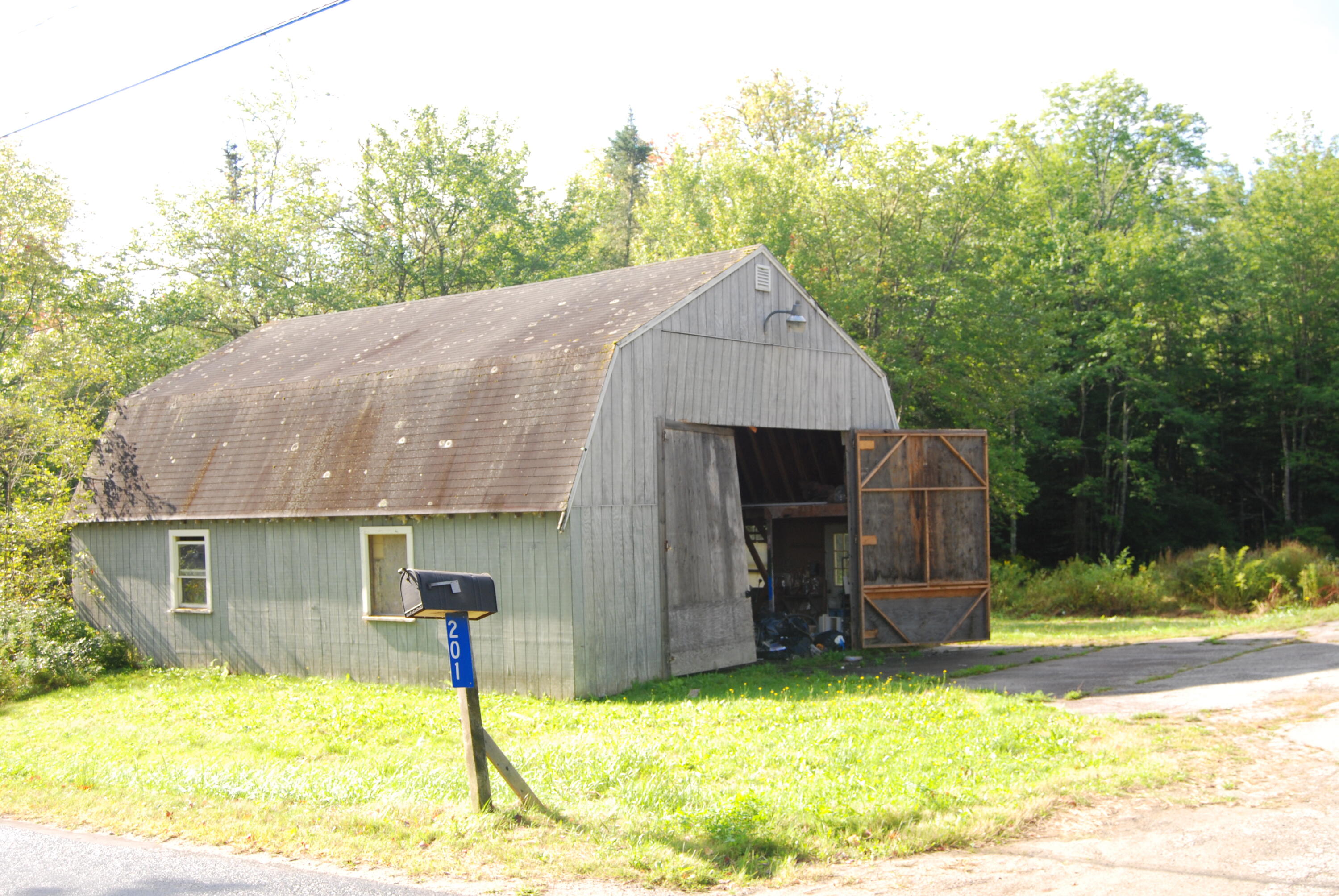 main property photo 16
