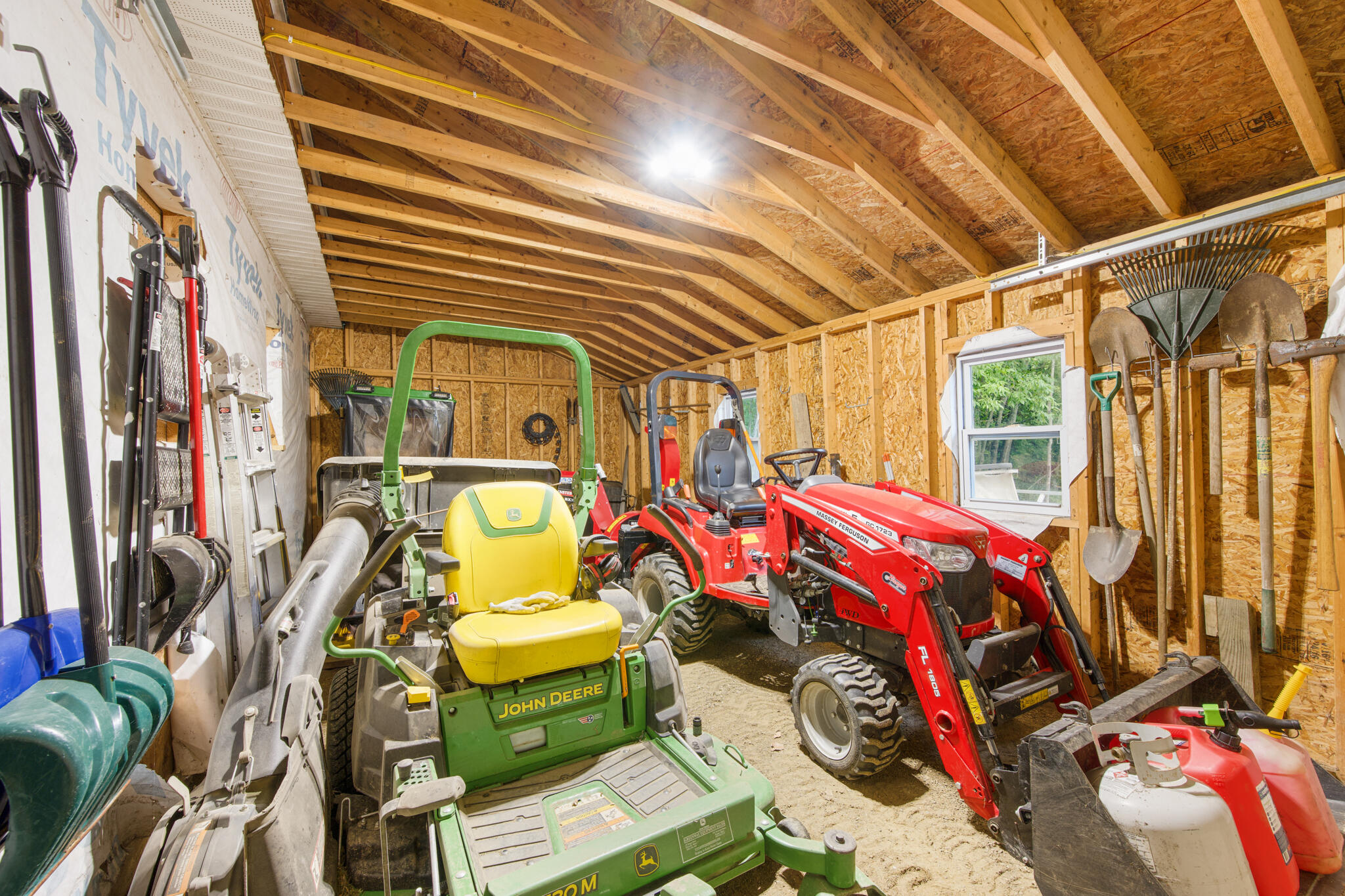 main property photo 41
