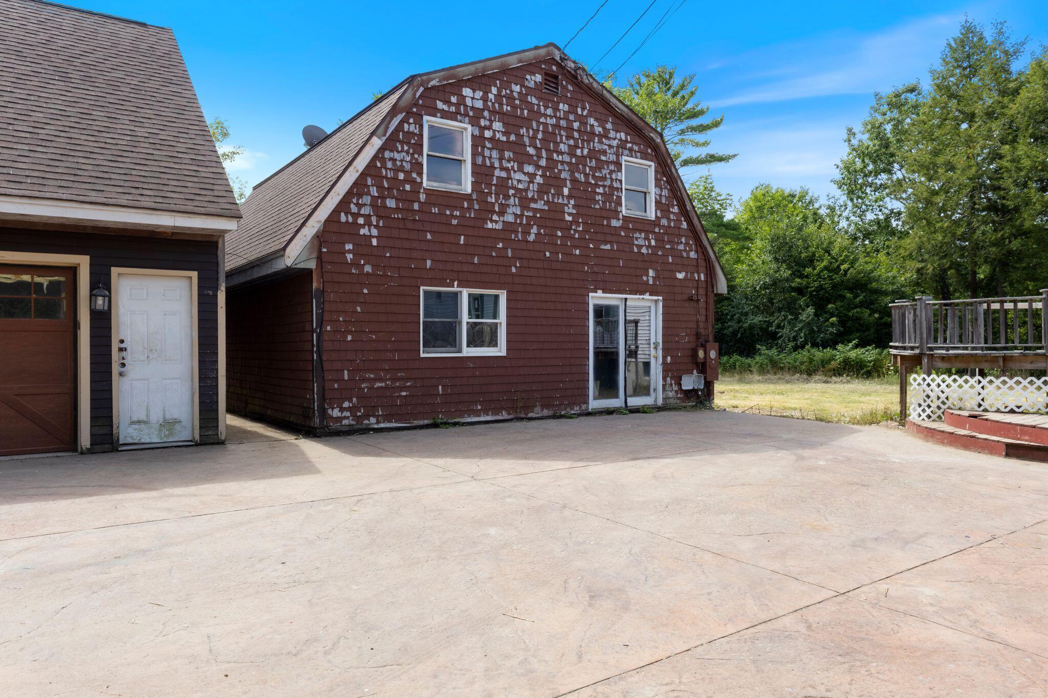 main property photo 32