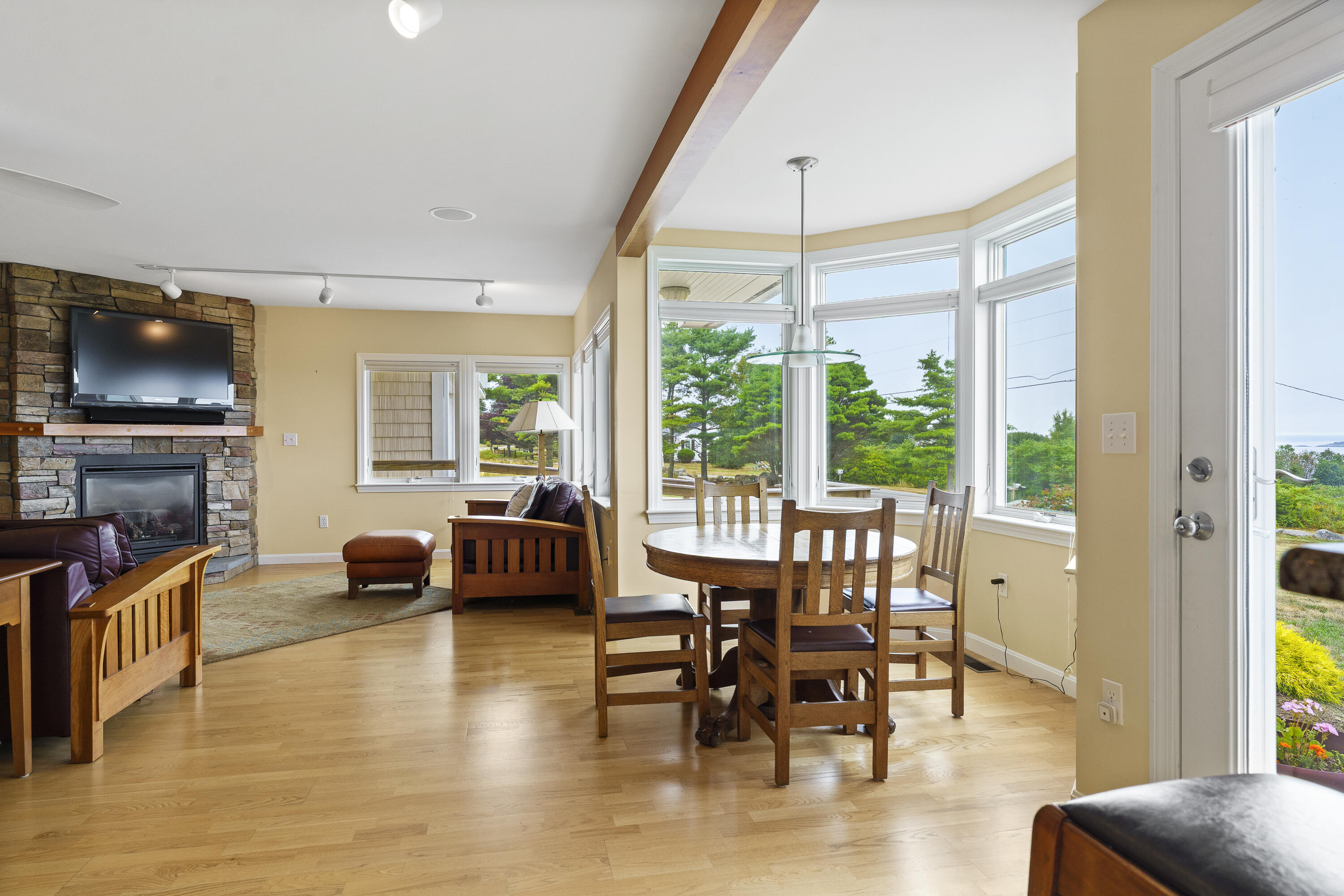 main property photo 15