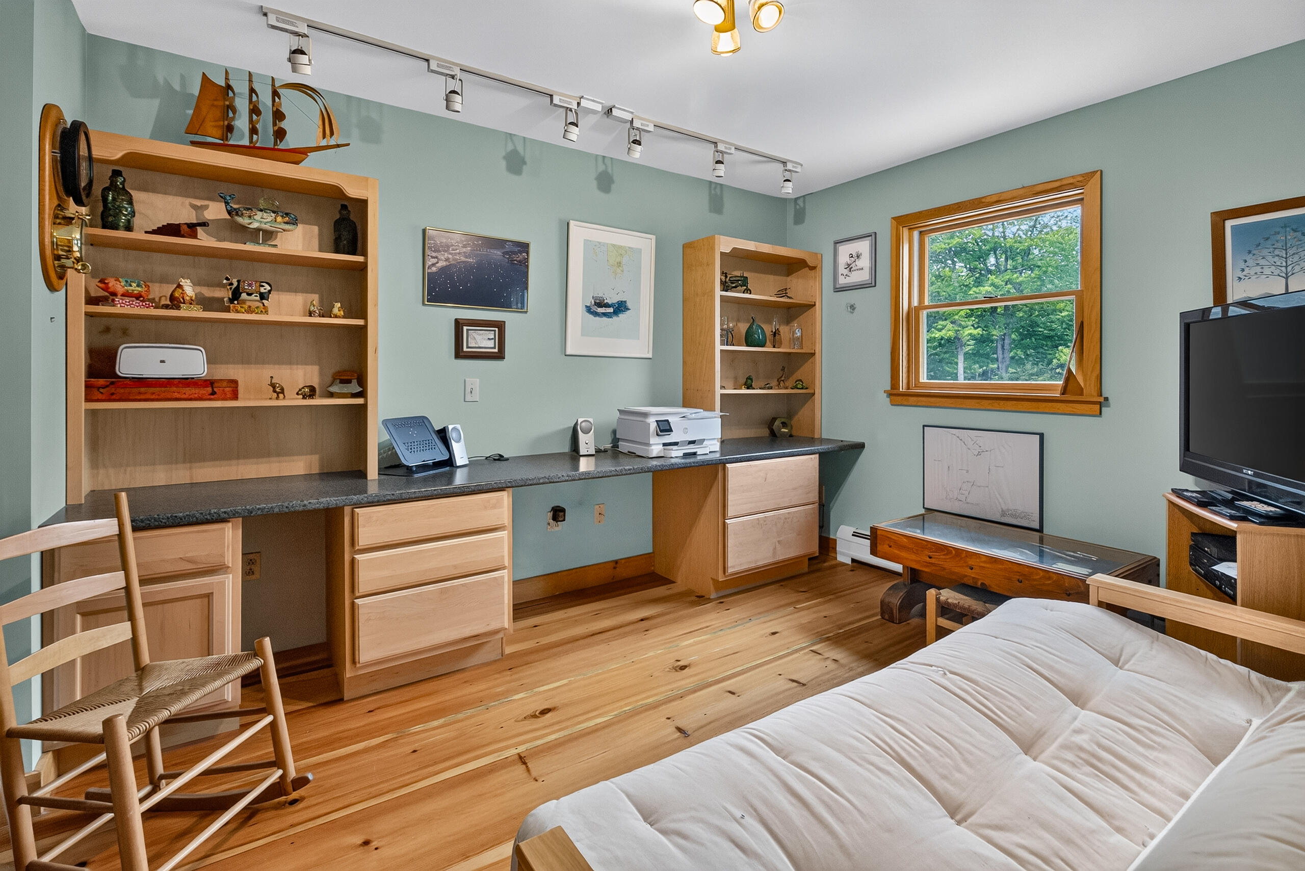 main property photo 40