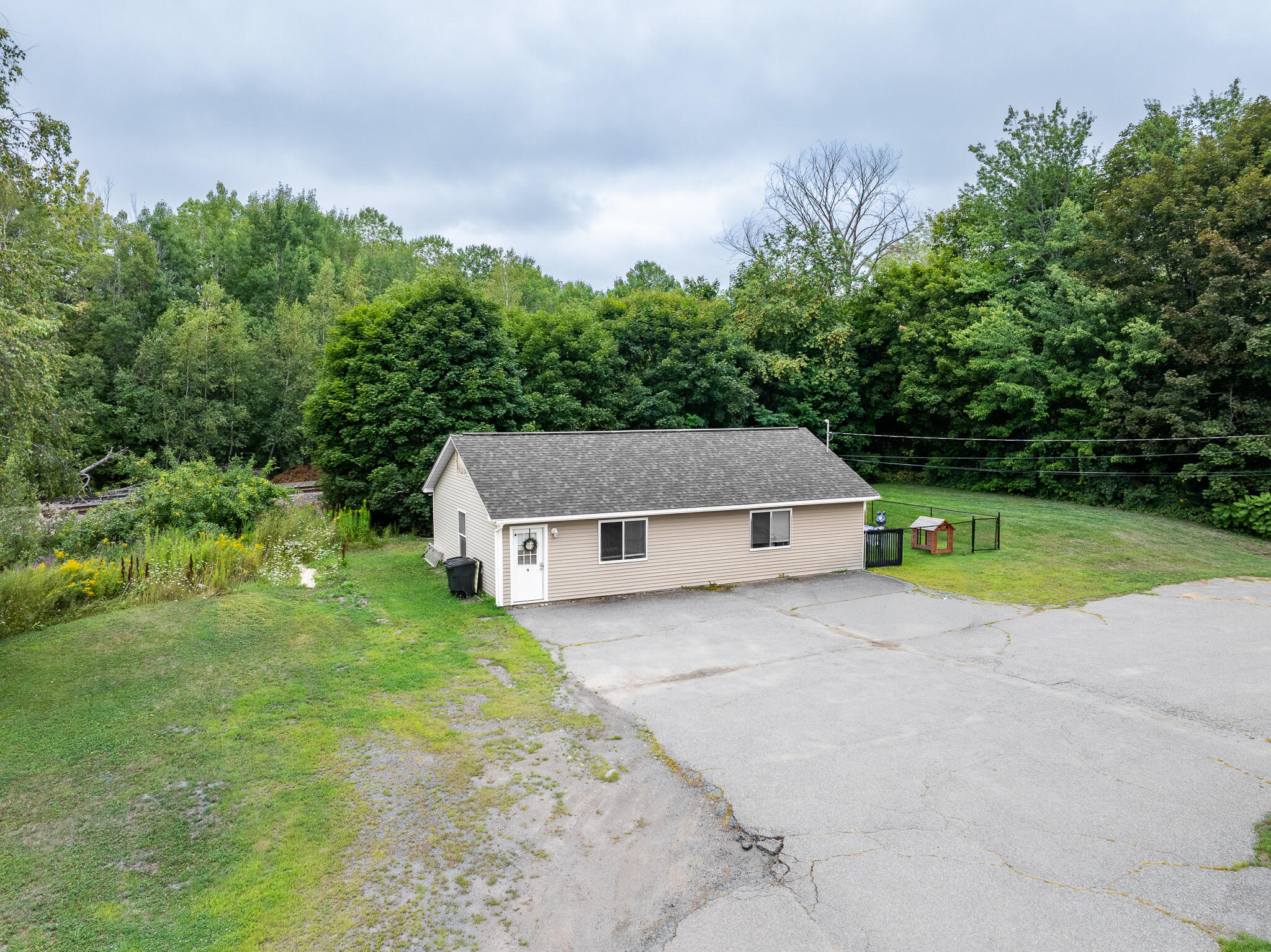 main property photo 6