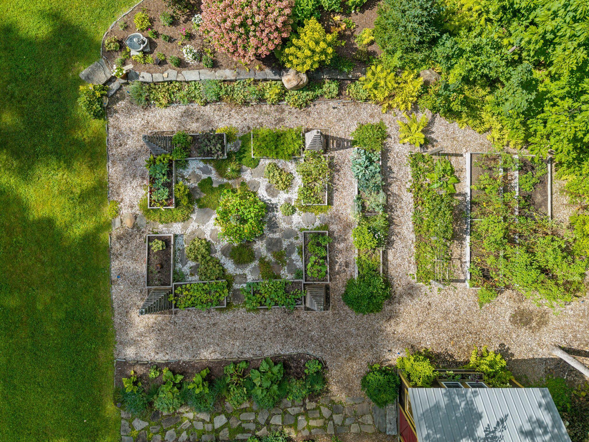 main property photo 89