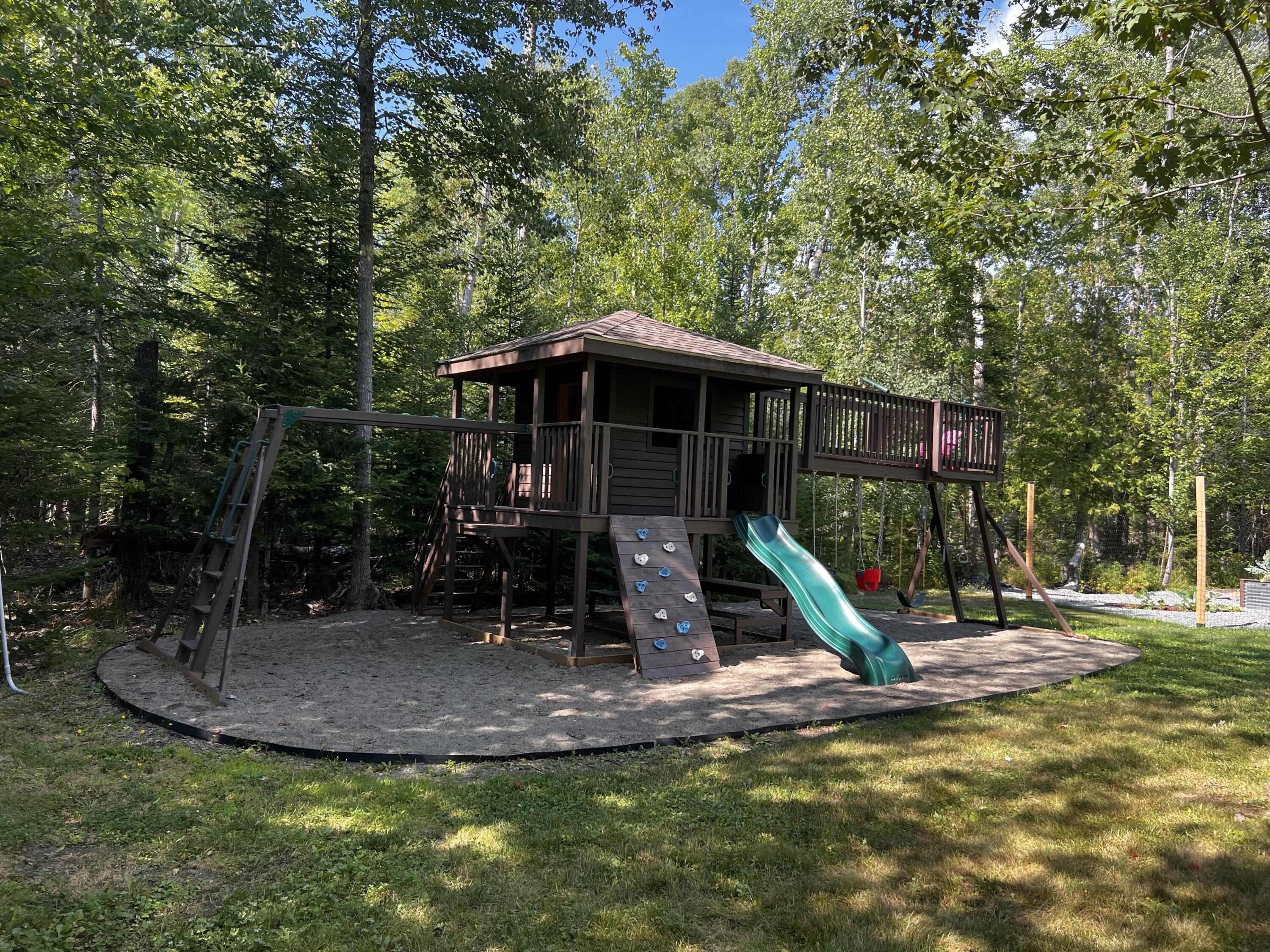 main property photo 74