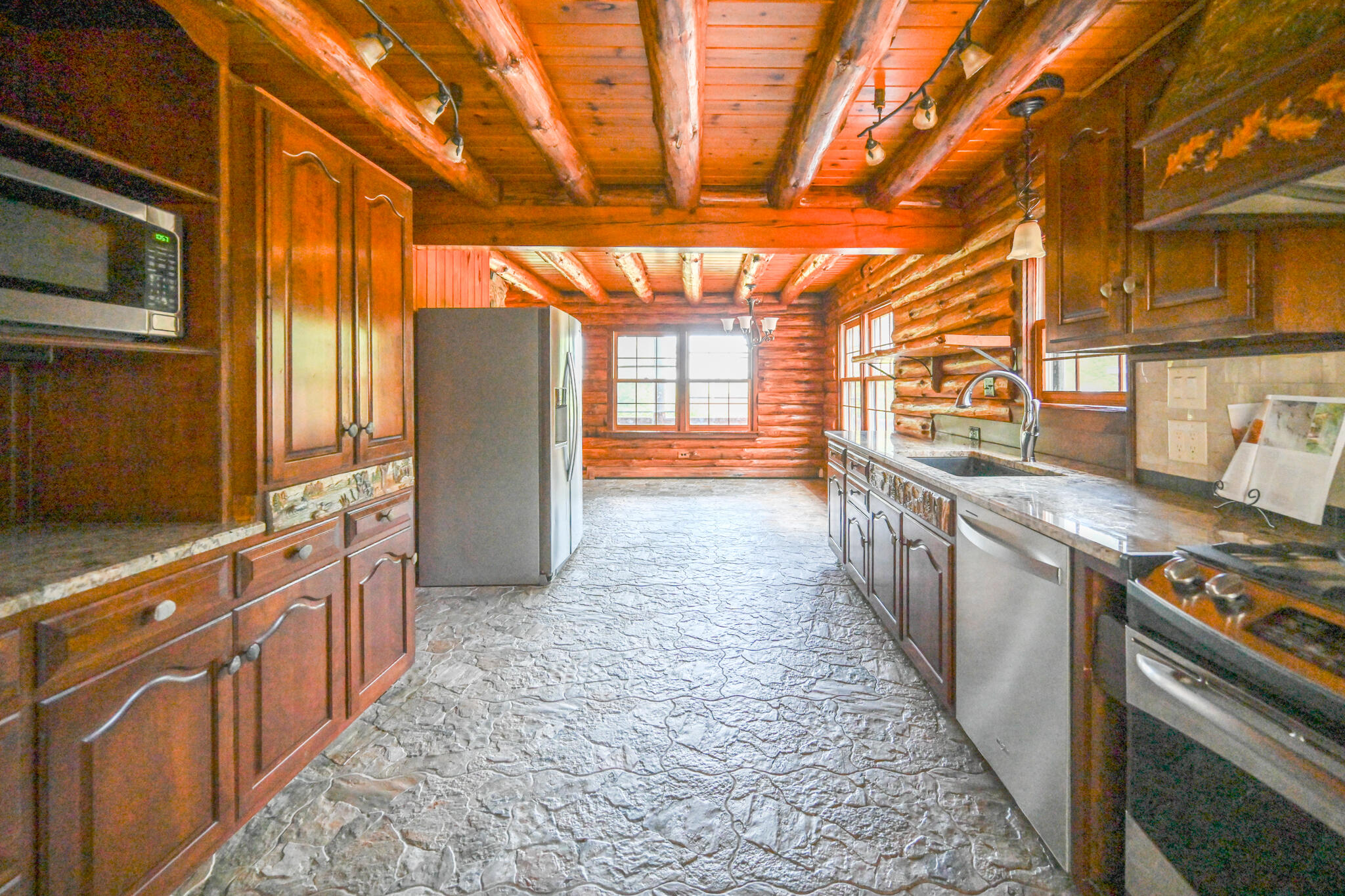 main property photo 18