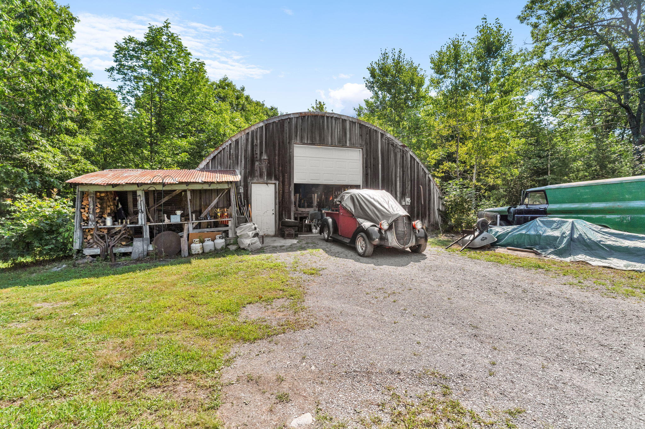 main property photo 40