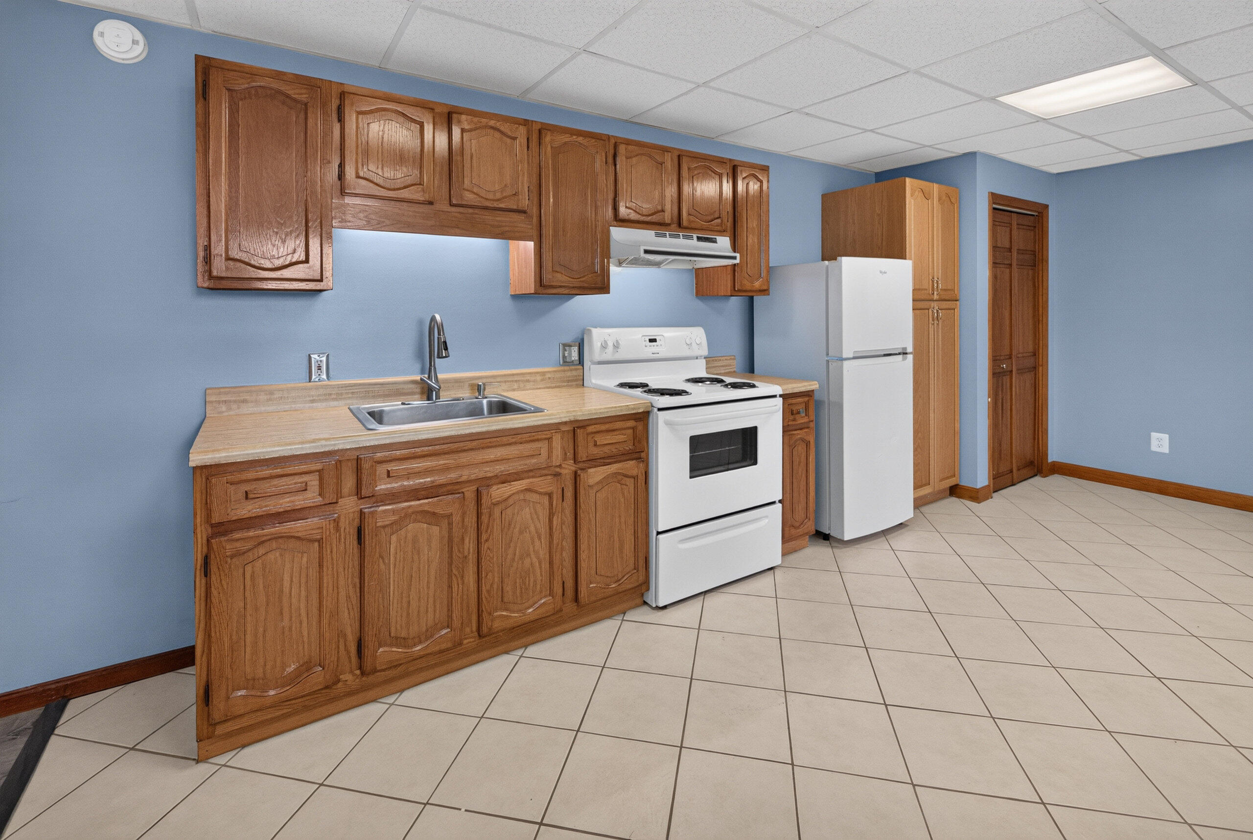 main property photo 35
