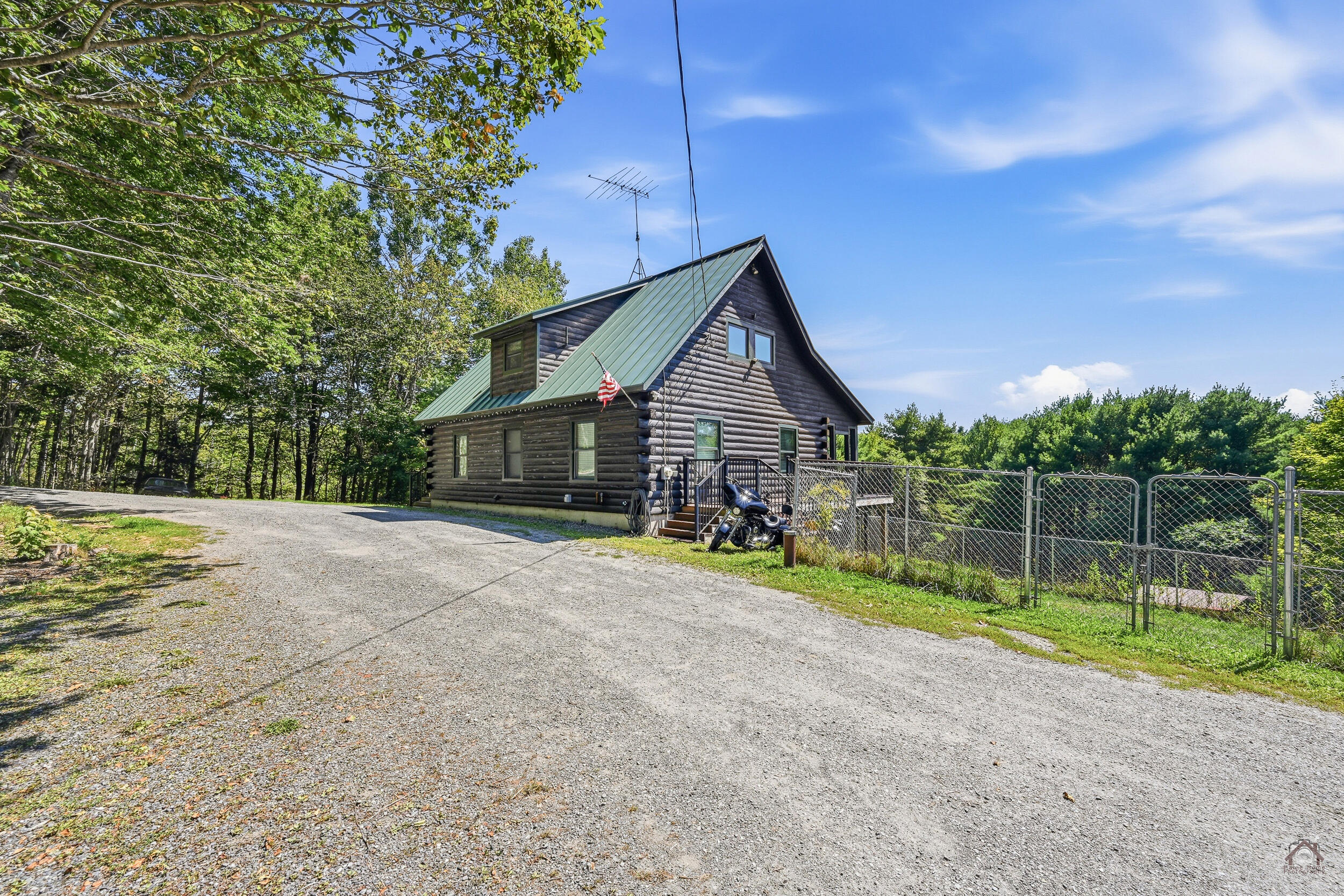main property photo 4