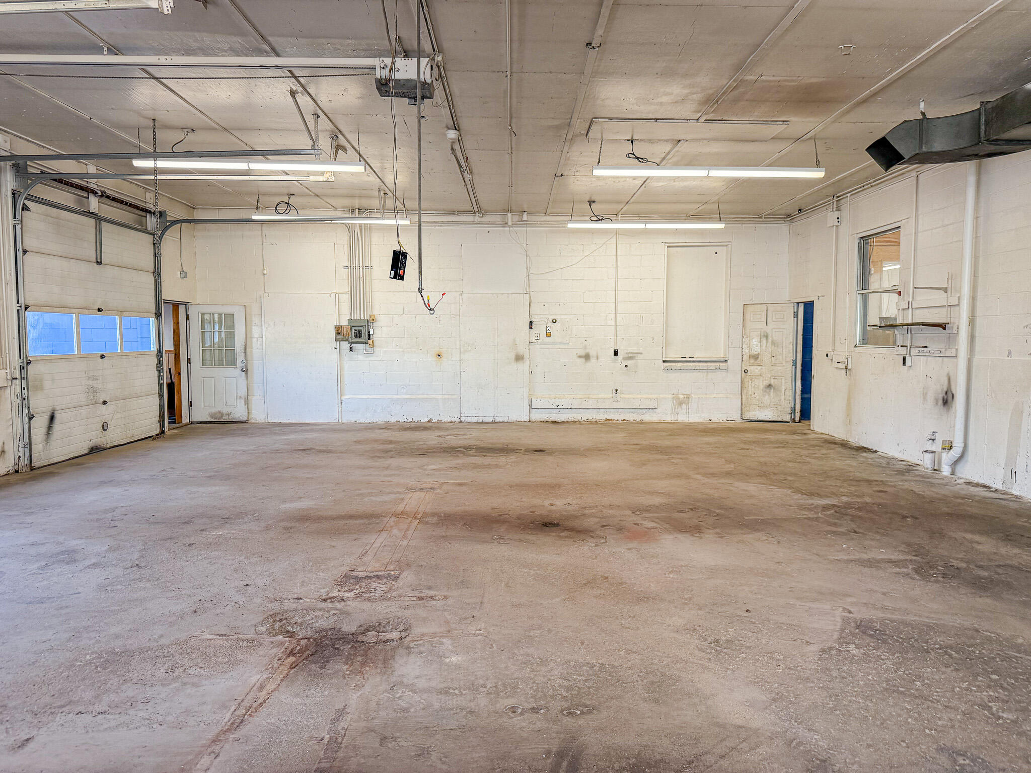 main property photo 15