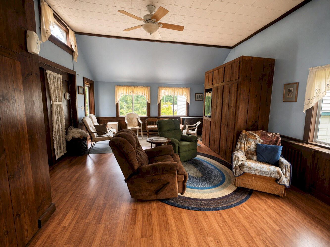 main property photo 9