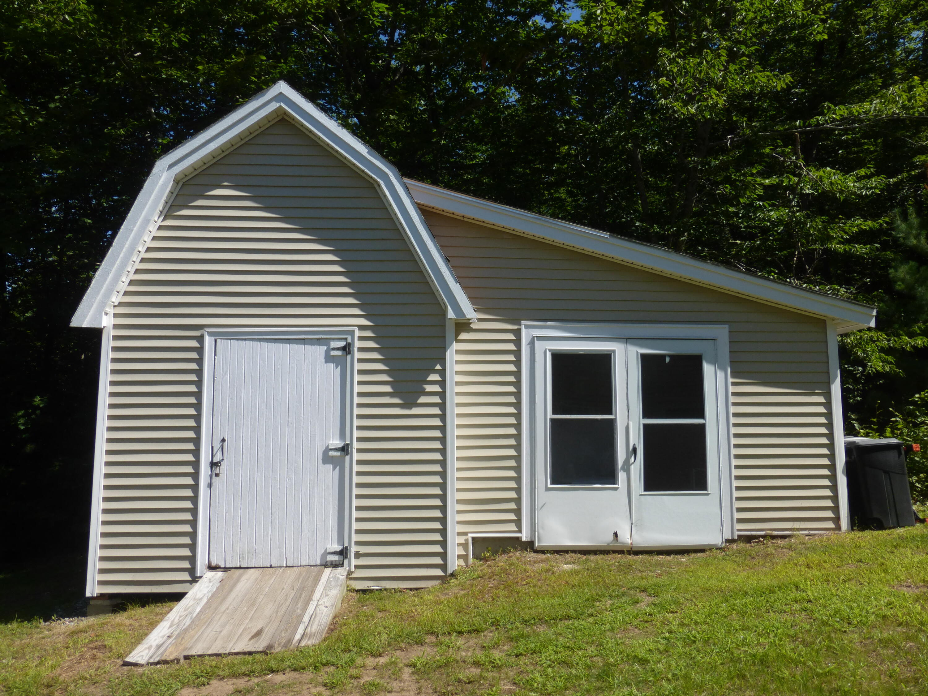 main property photo 33