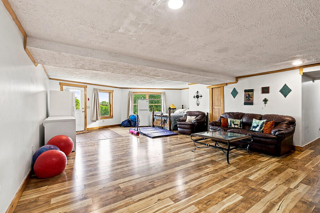 main property photo 81