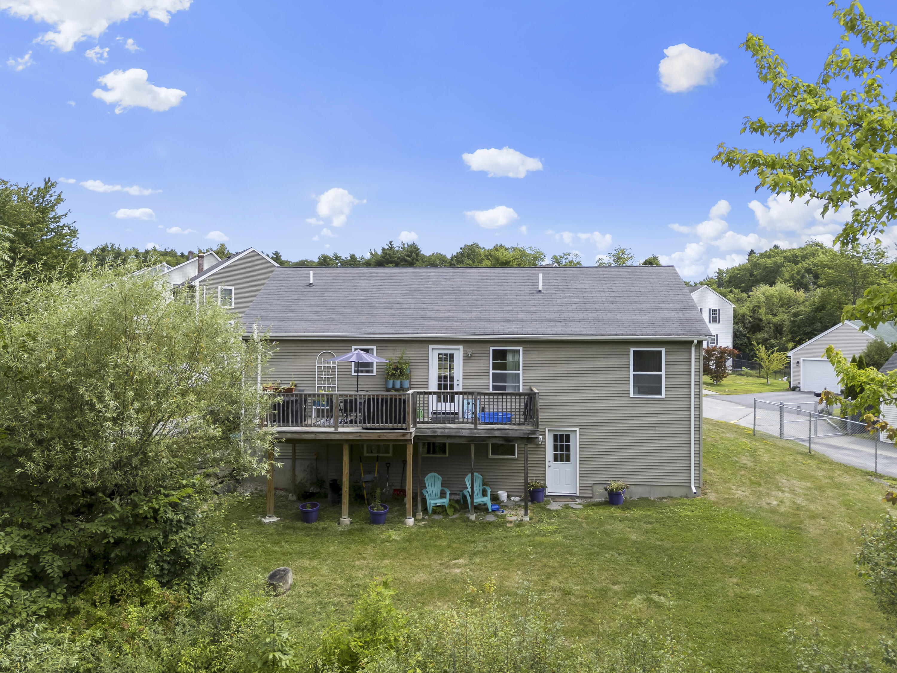 main property photo 50