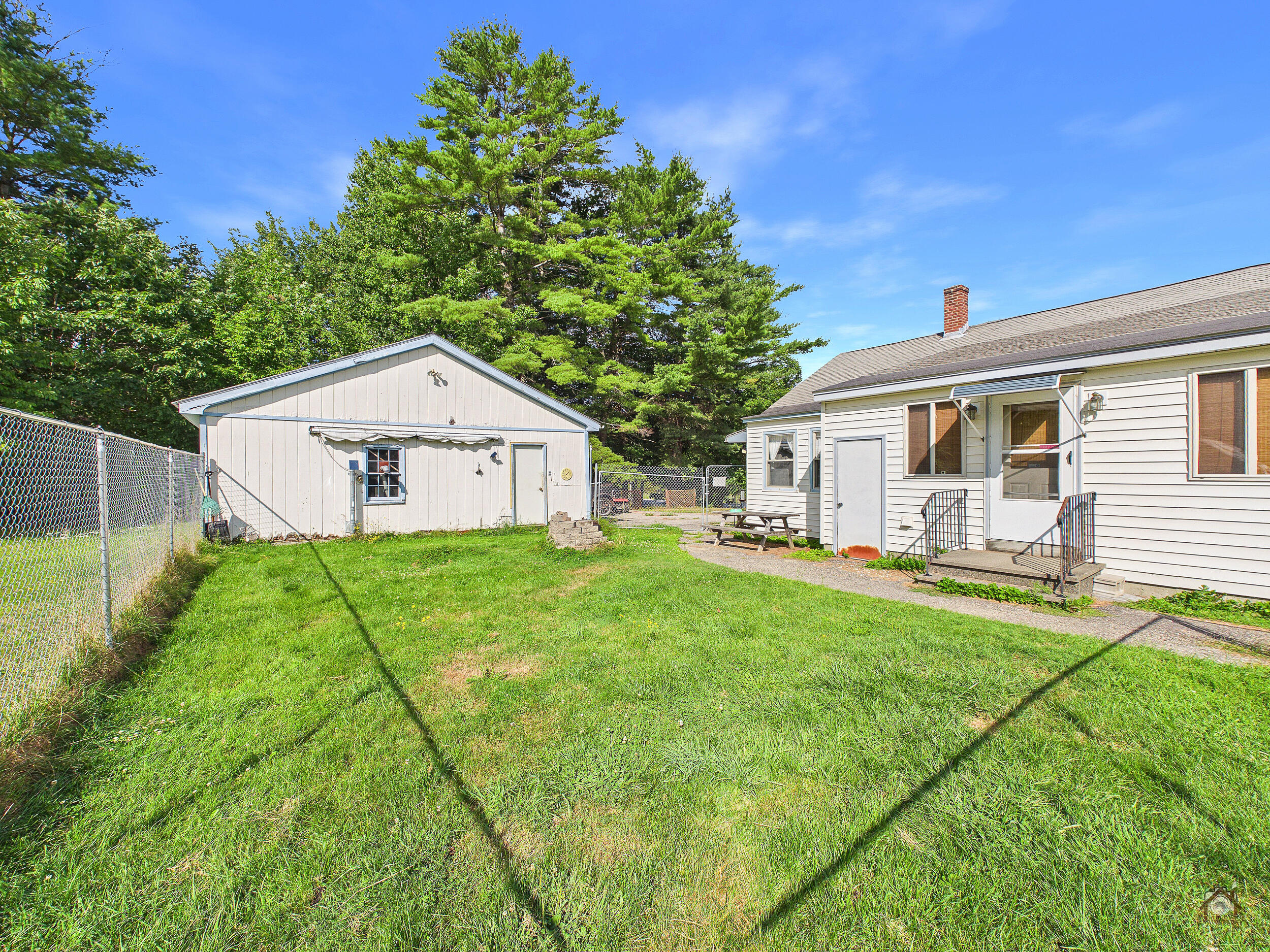main property photo 67