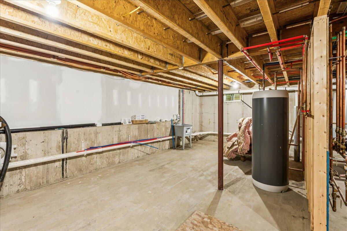 main property photo 78