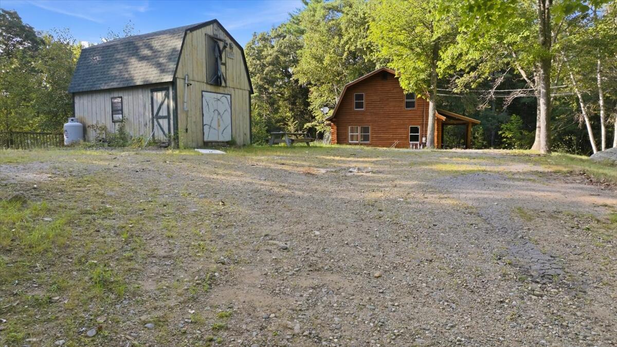 main property photo 37