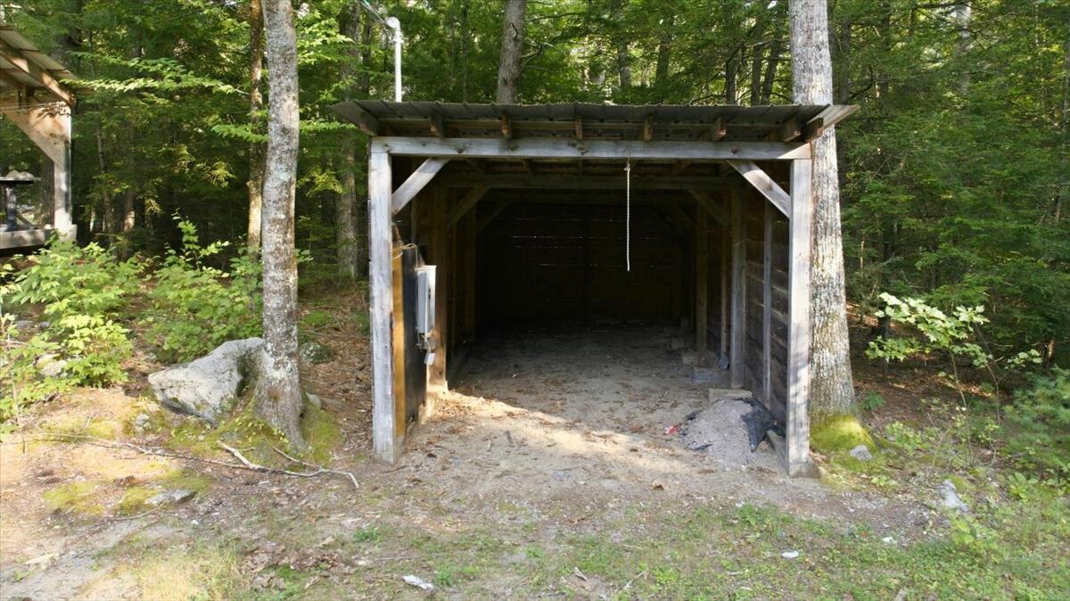 main property photo 46