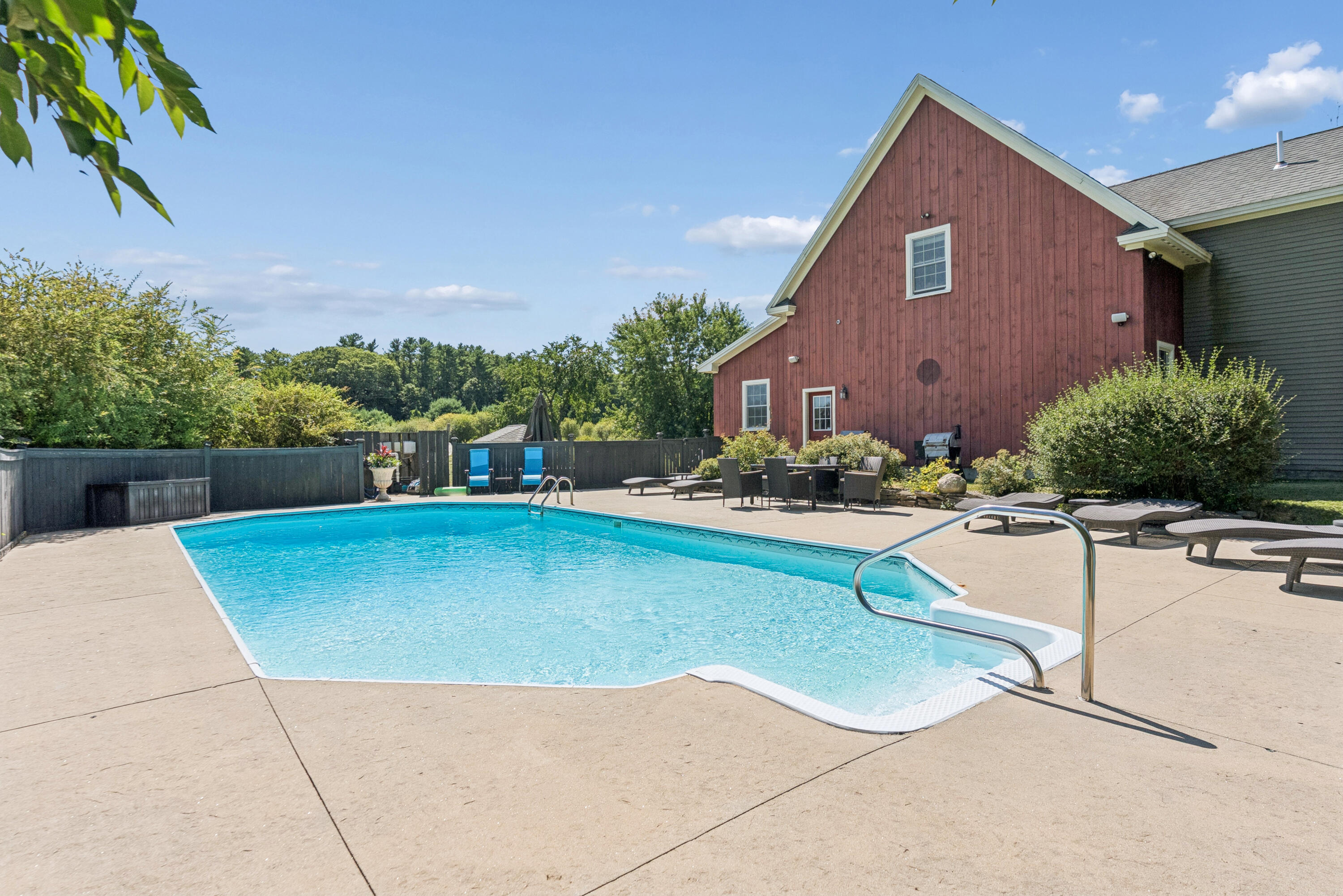 main property photo 49
