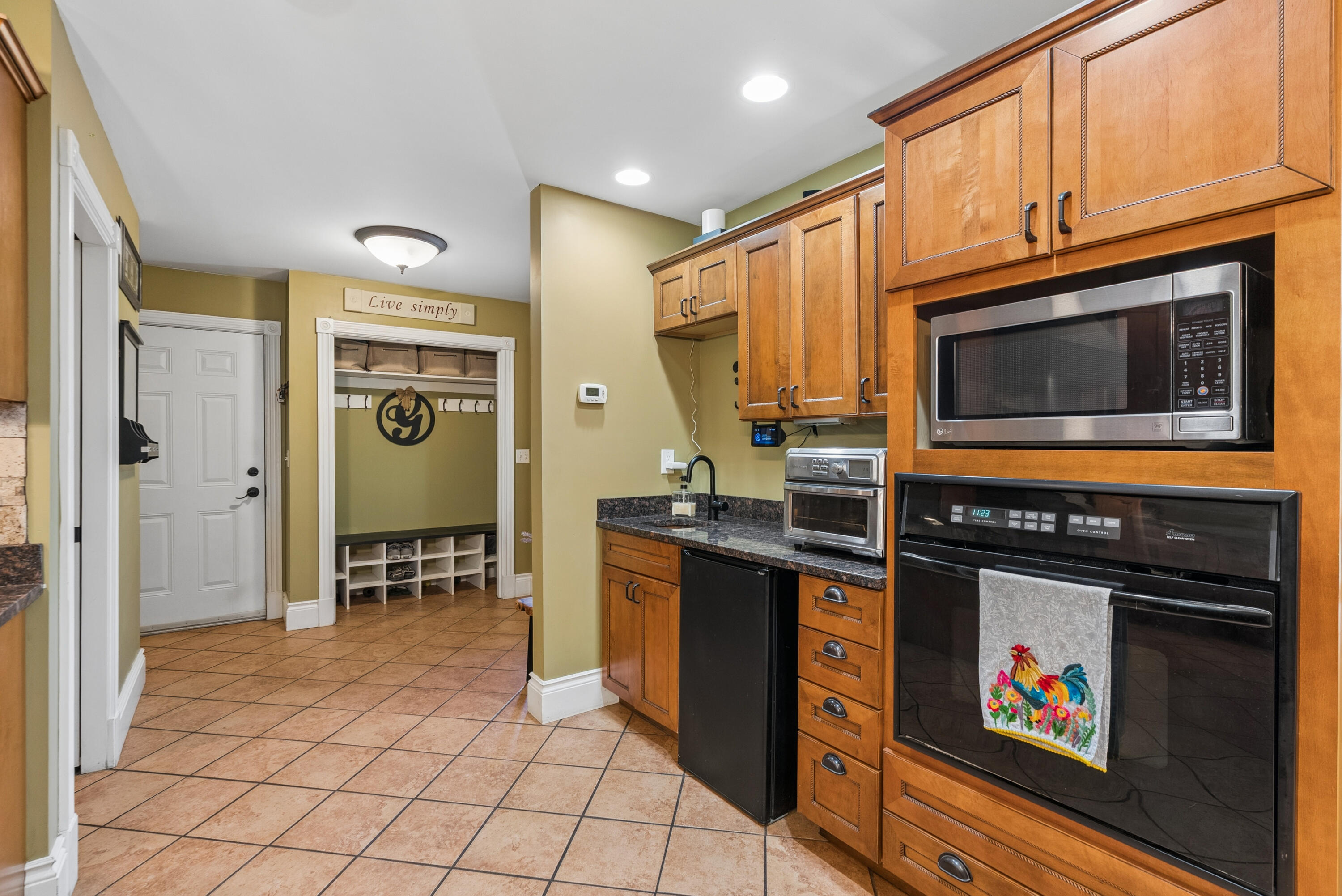 main property photo 6