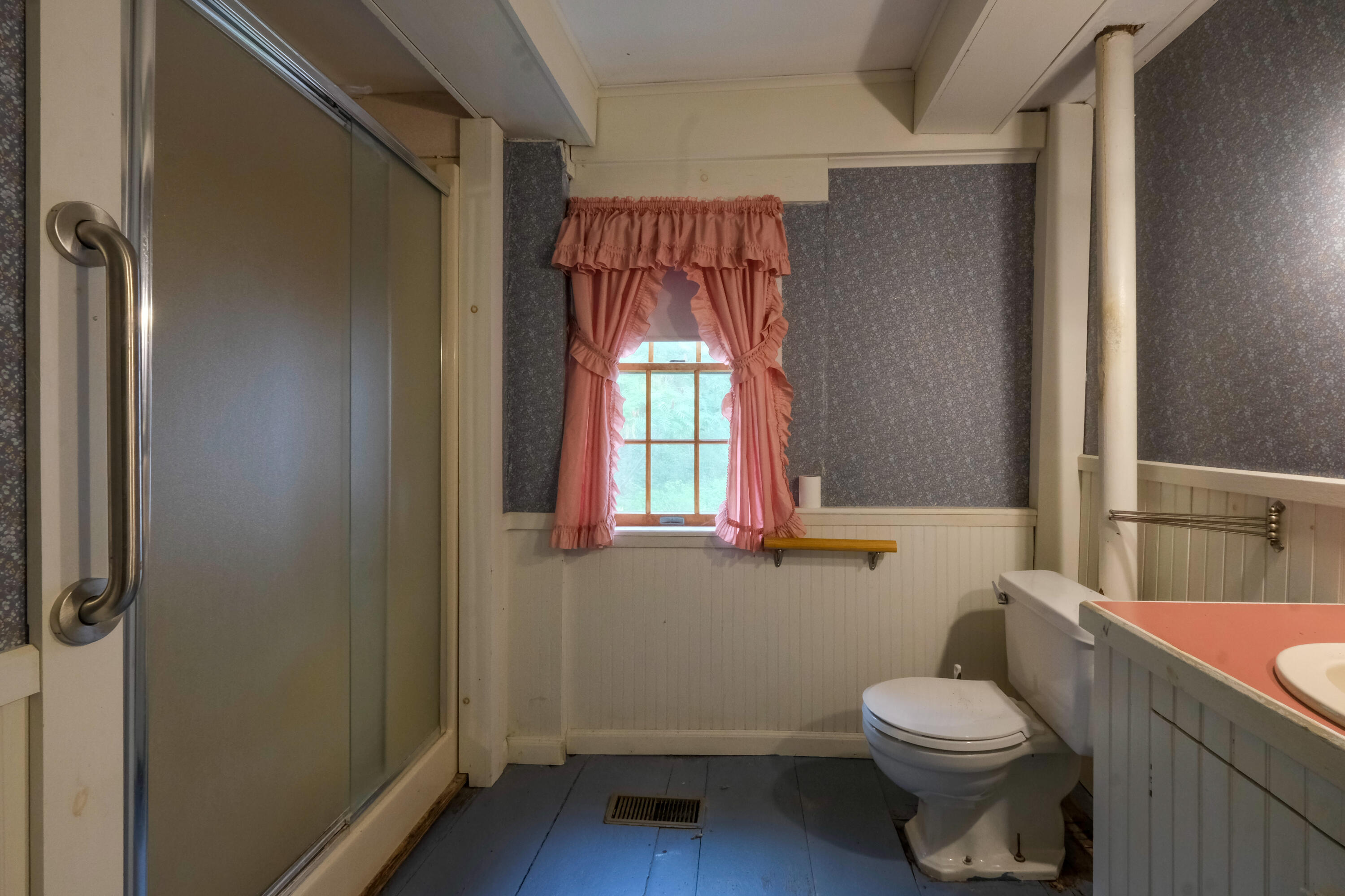 main property photo 40