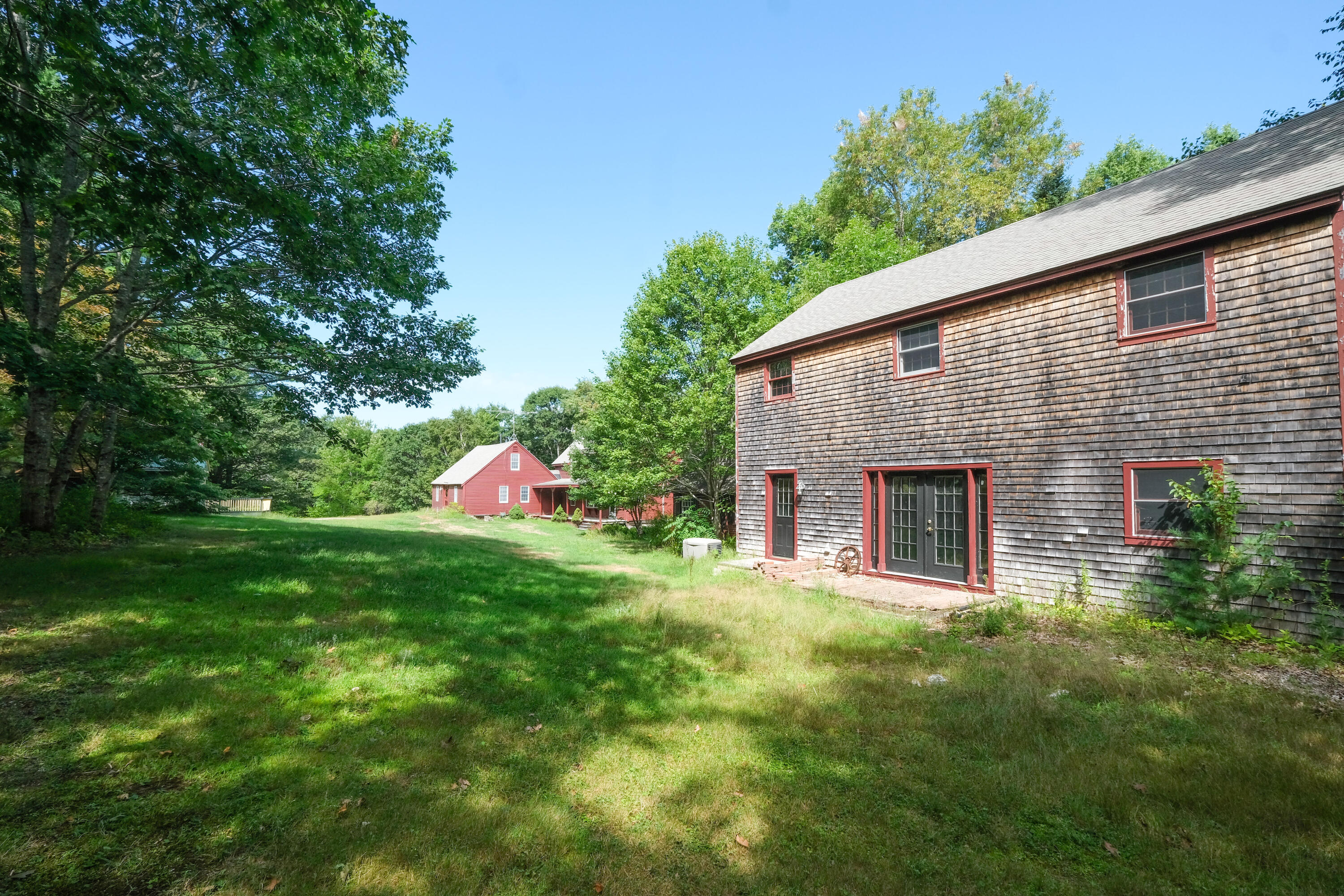main property photo 9