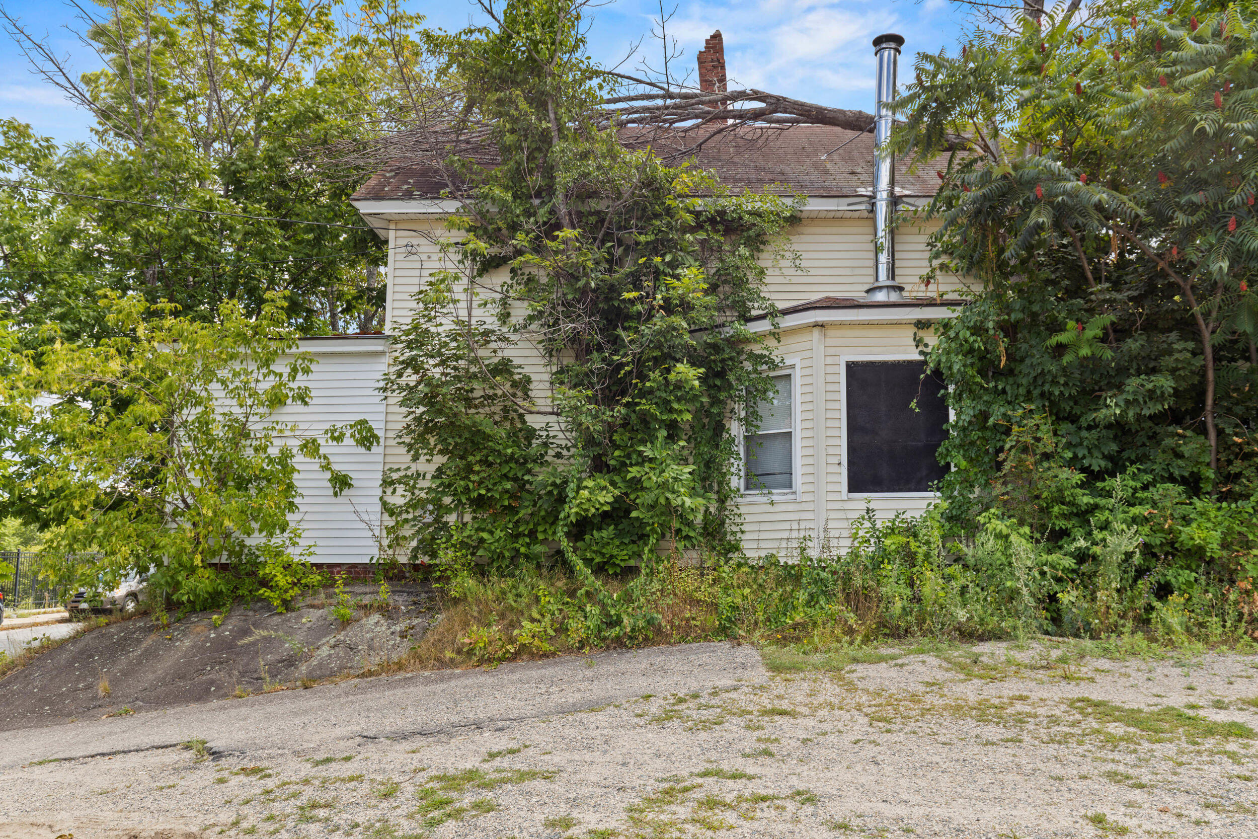 main property photo 43