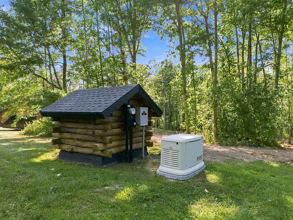 main property photo 37