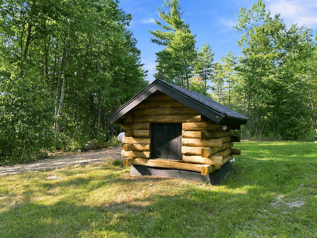main property photo 38