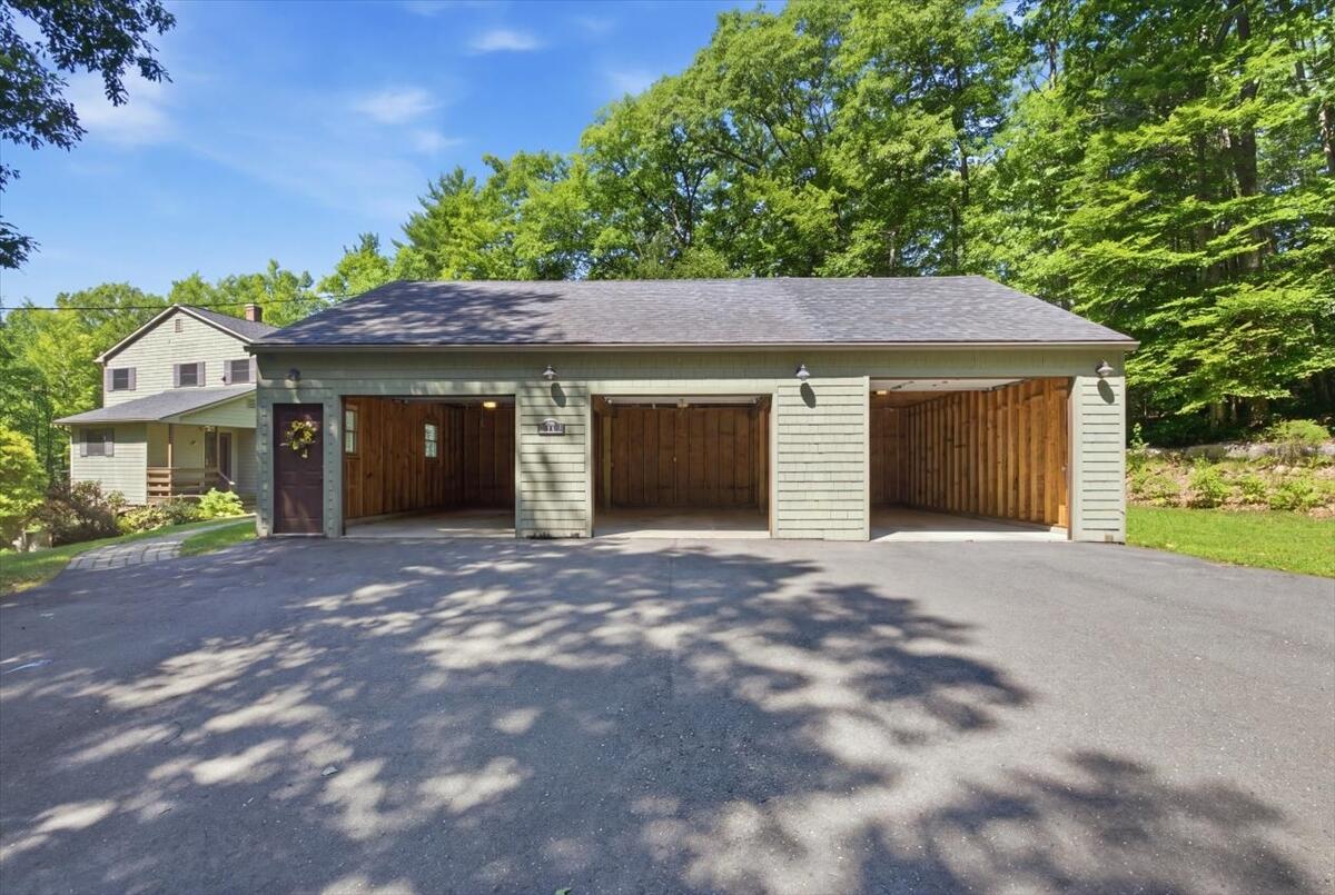 main property photo 78
