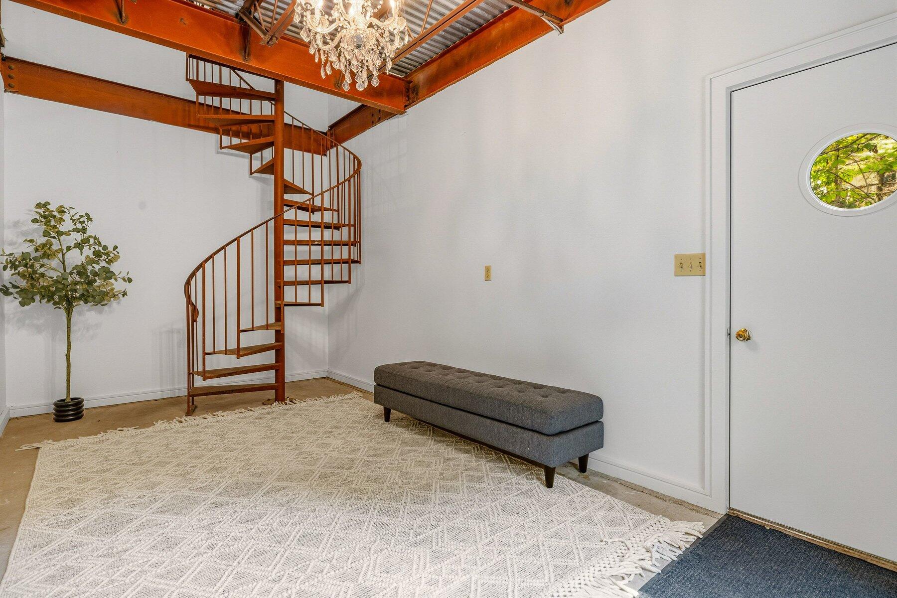 main property photo 45