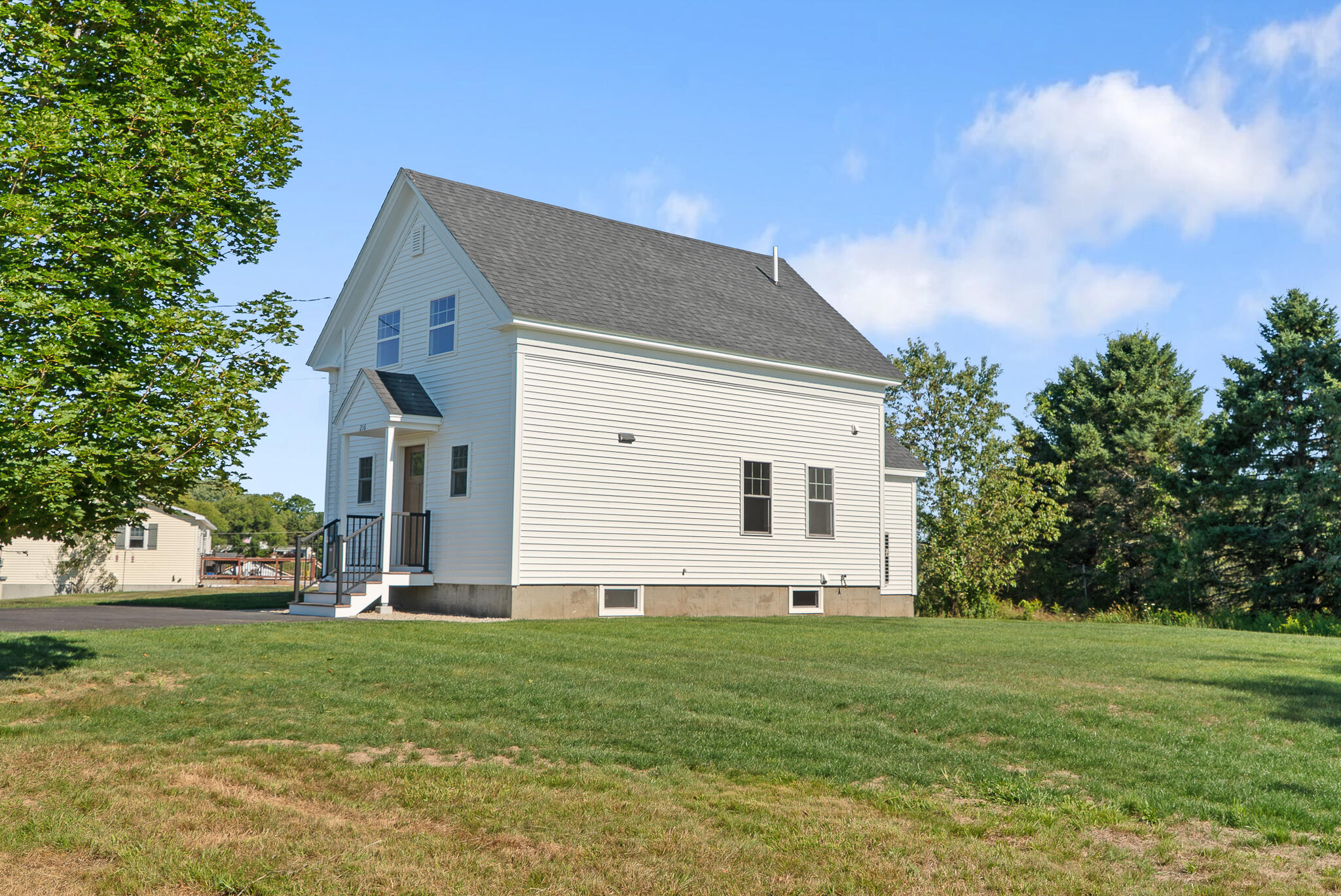 main property photo 17