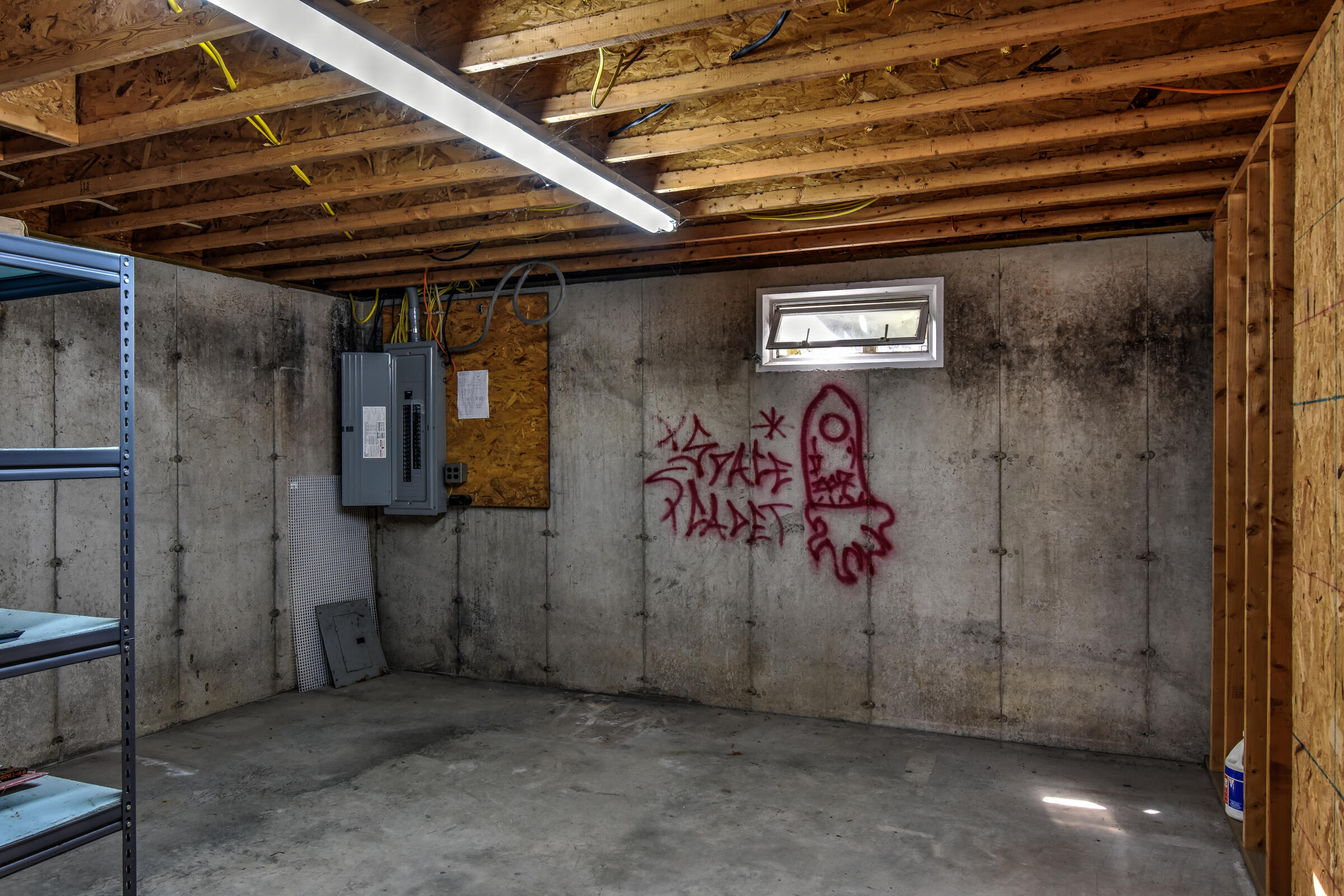 main property photo 74