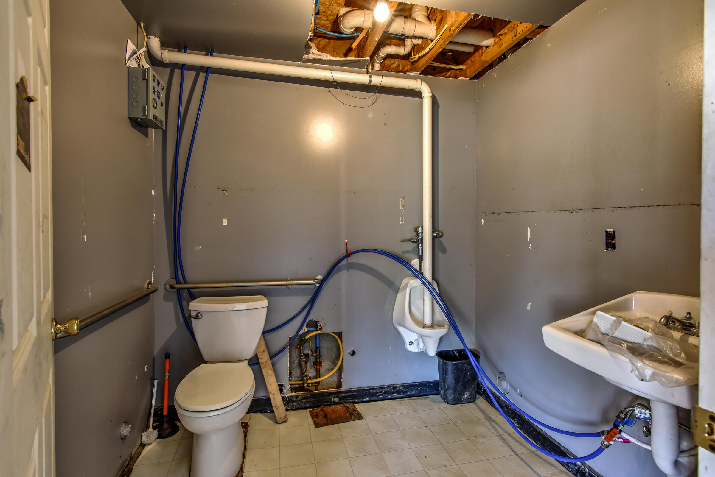 main property photo 77