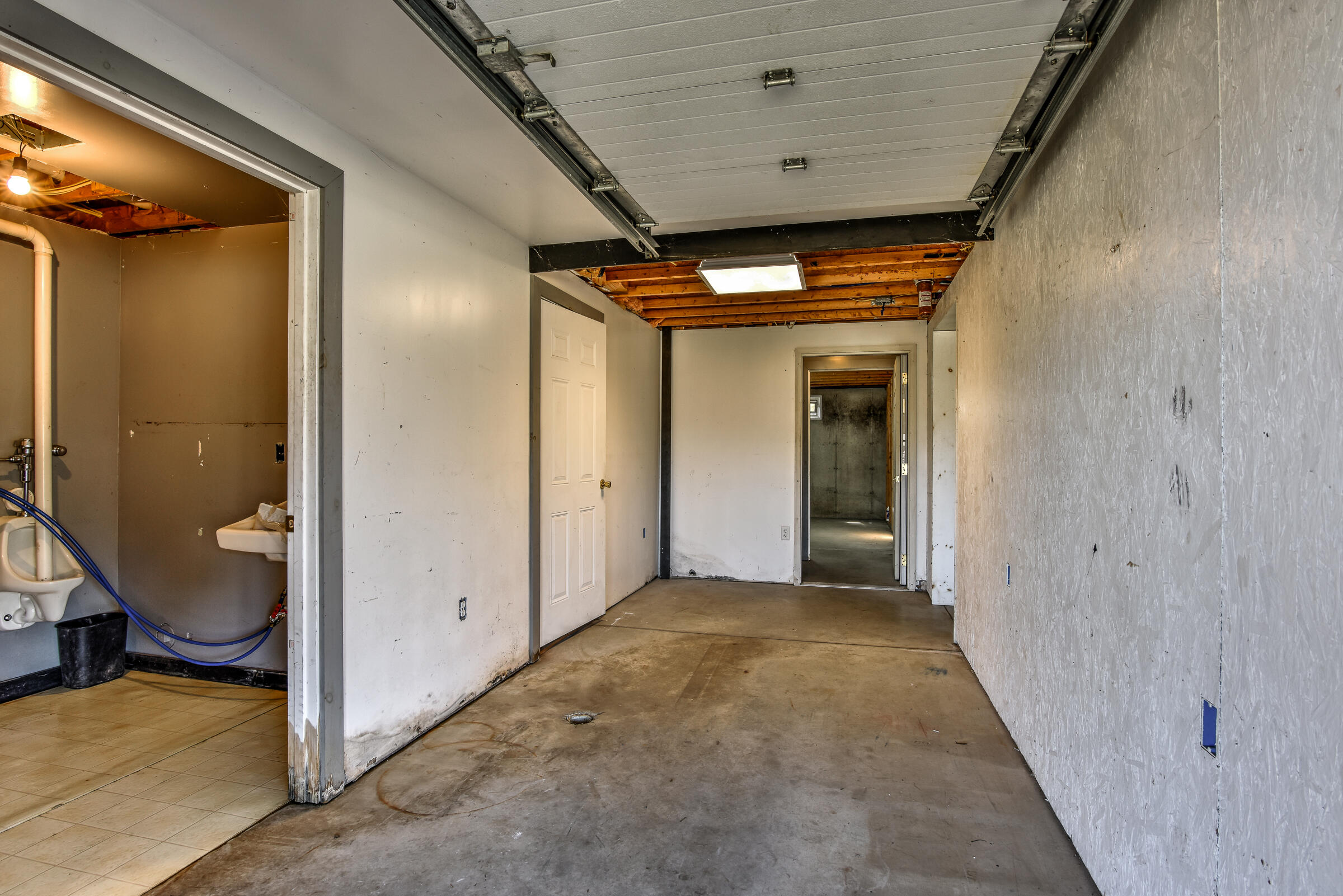 main property photo 78