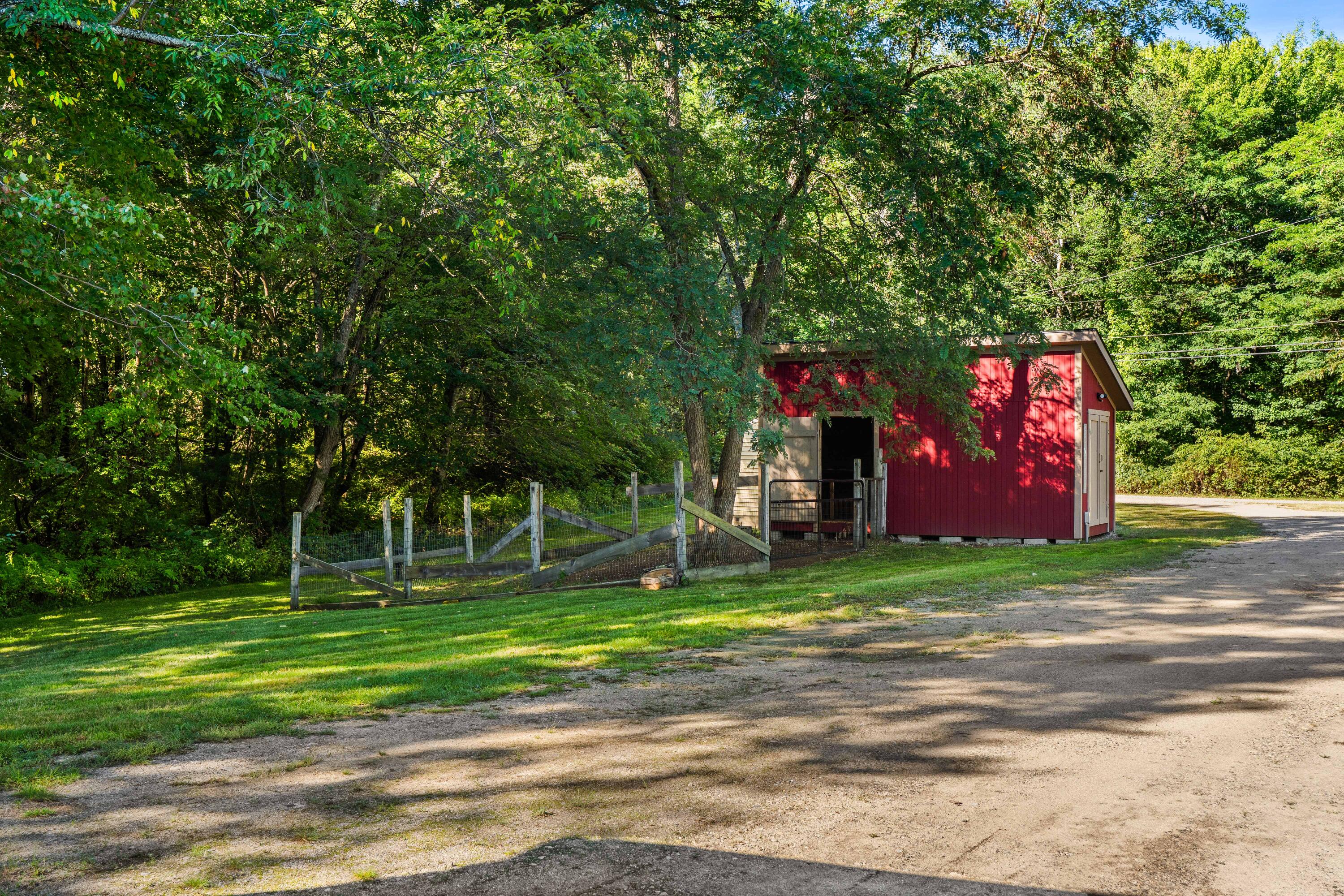 main property photo 31