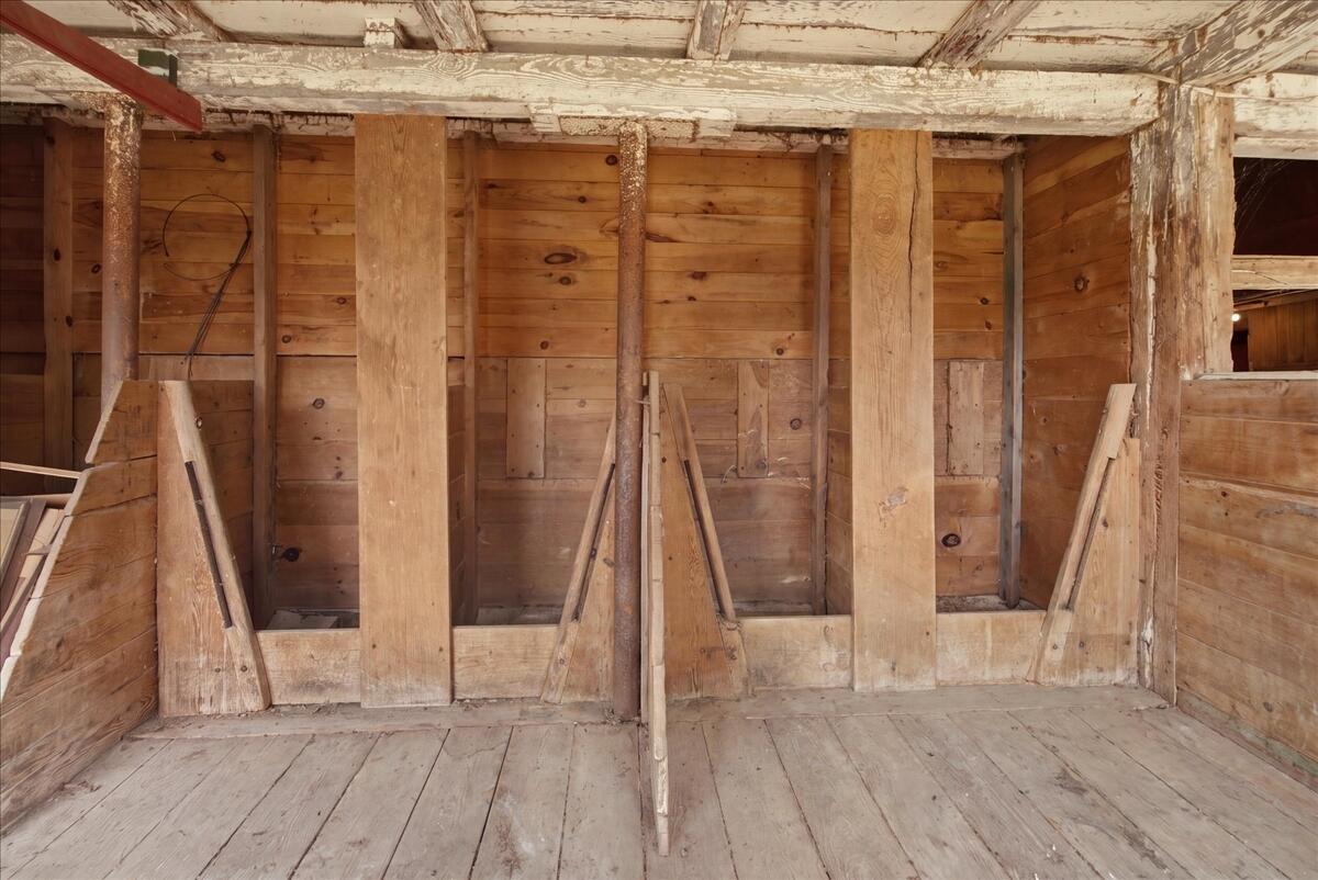 main property photo 107