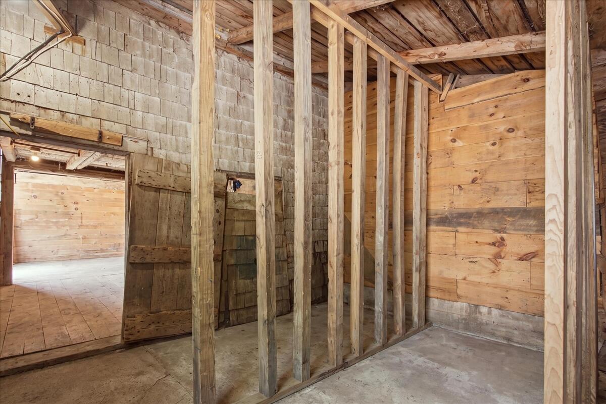 main property photo 114