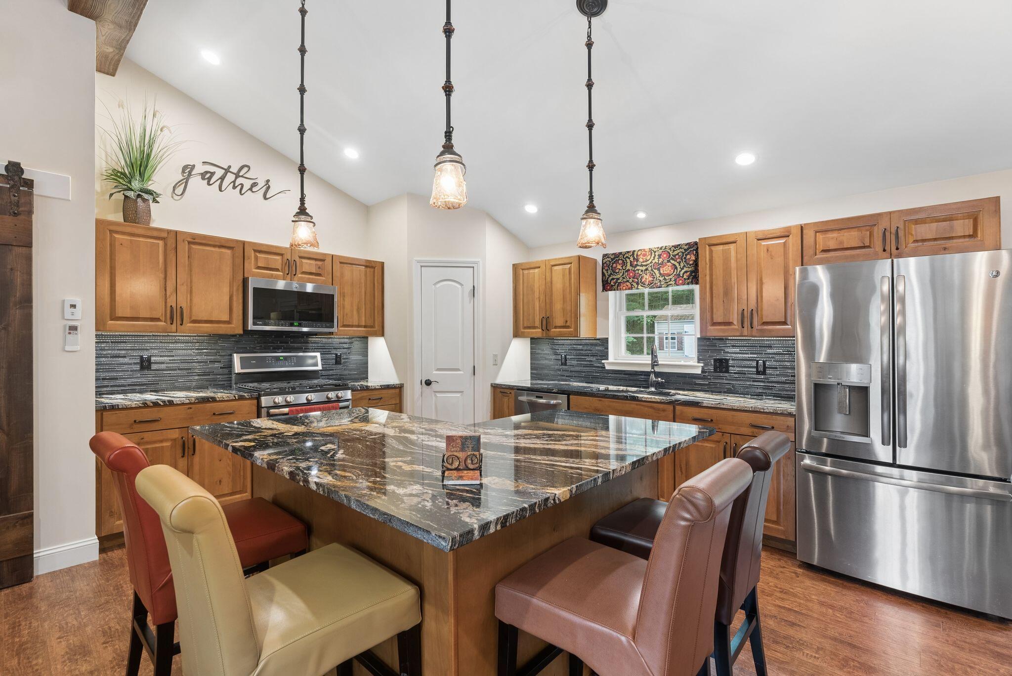 main property photo 8