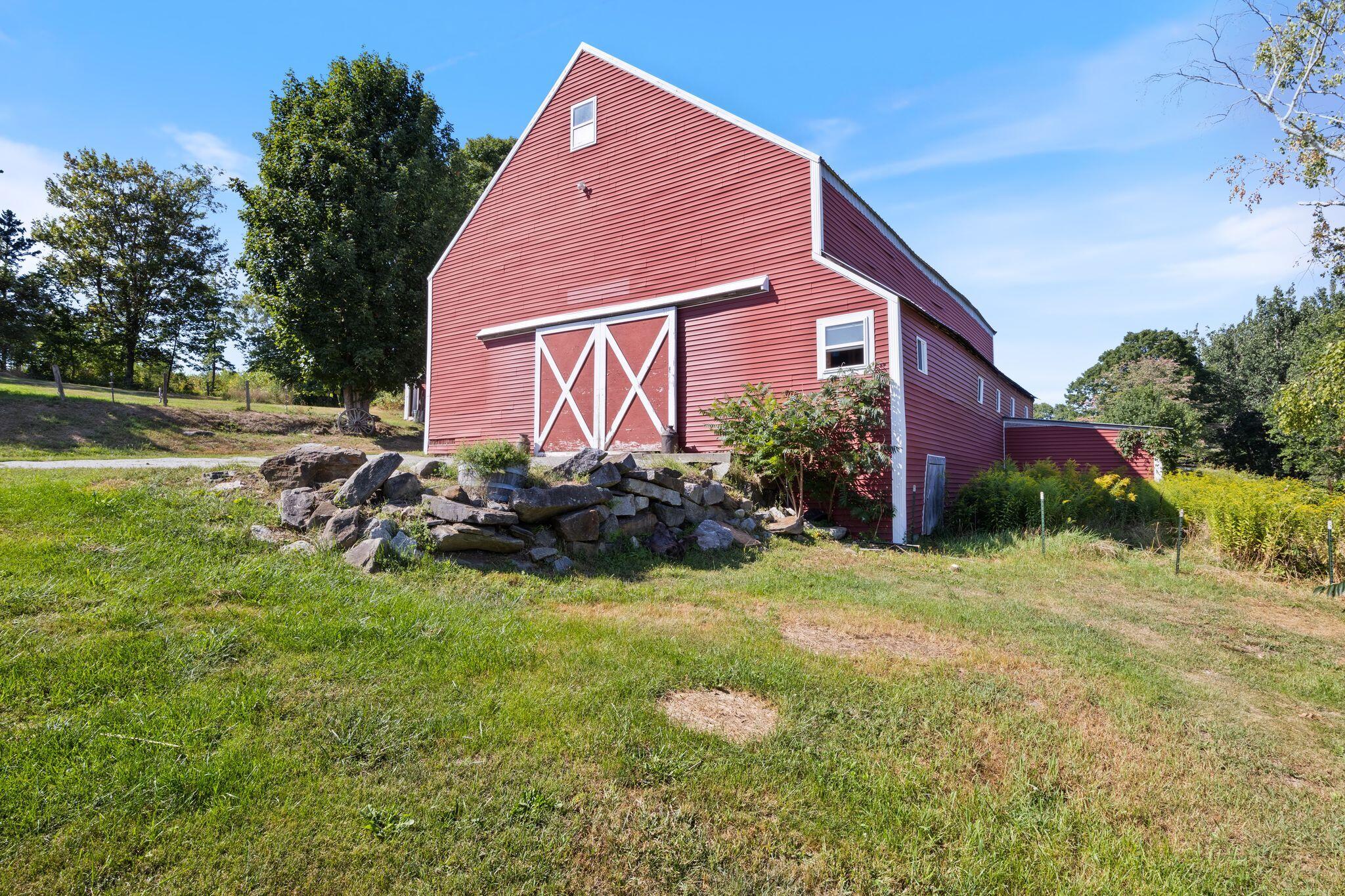 main property photo 36